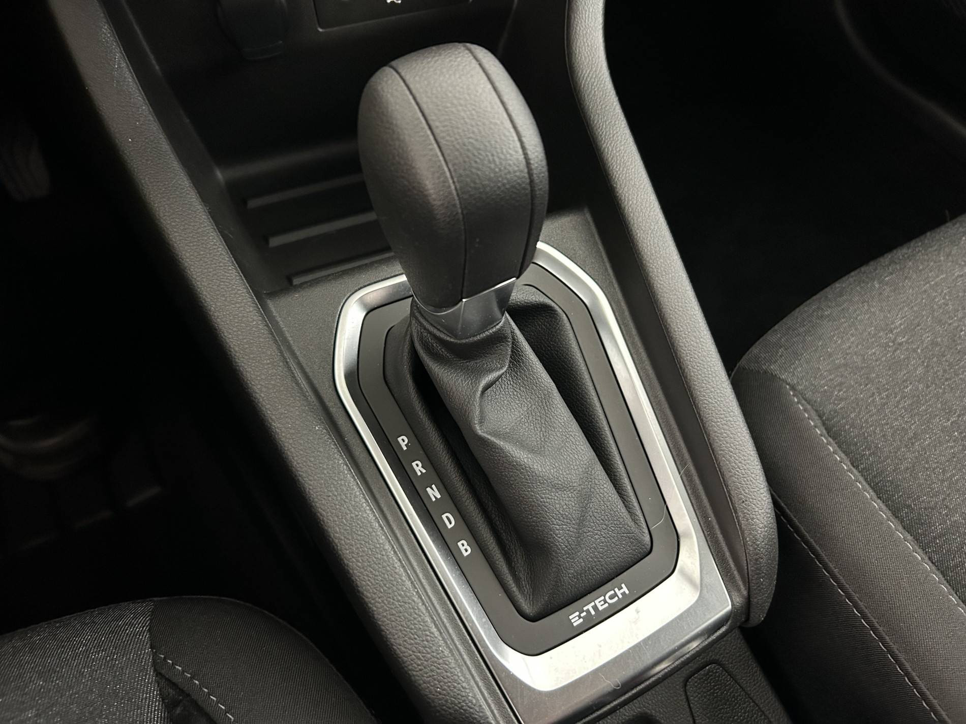 Vente en ligne Renault Clio 5 Clio E-Tech 140 - 21N au prix de 14 990 €