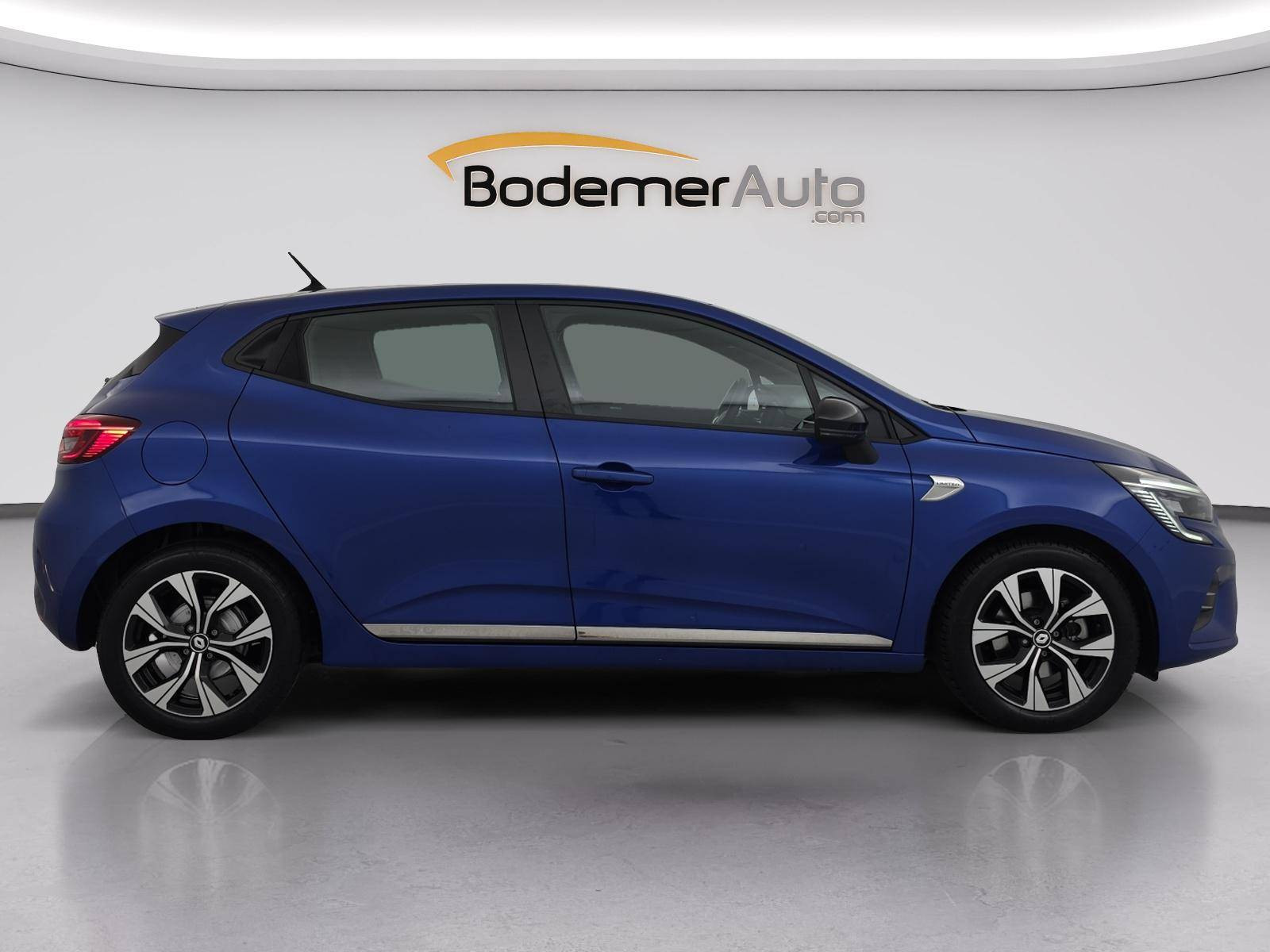 Vente en ligne Renault Clio 5 Clio E-Tech 140 - 21N au prix de 15 490 €