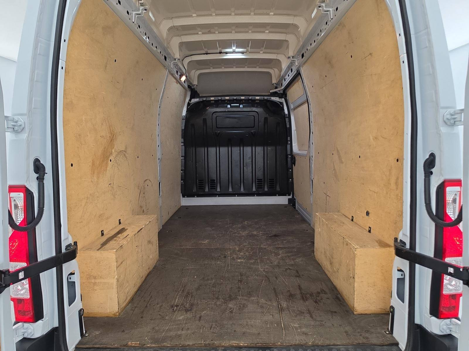 Vente en ligne Renault Master Fourgon MASTER FGN TRAC F3500 L3H3 BLUE DCI 135 au prix de 26 990 €