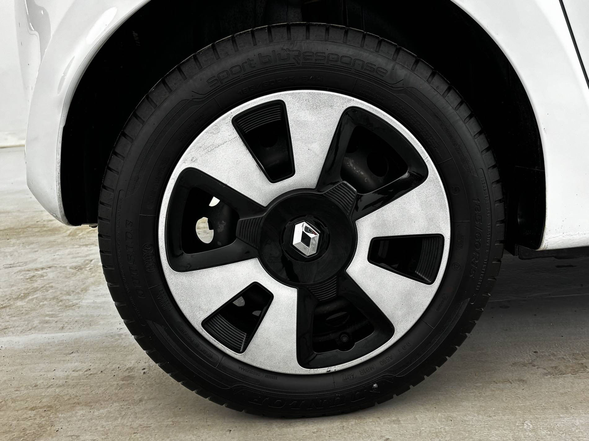 Vente en ligne Renault Twingo 3  1.0 SCe 70 BC au prix de 11 490 €