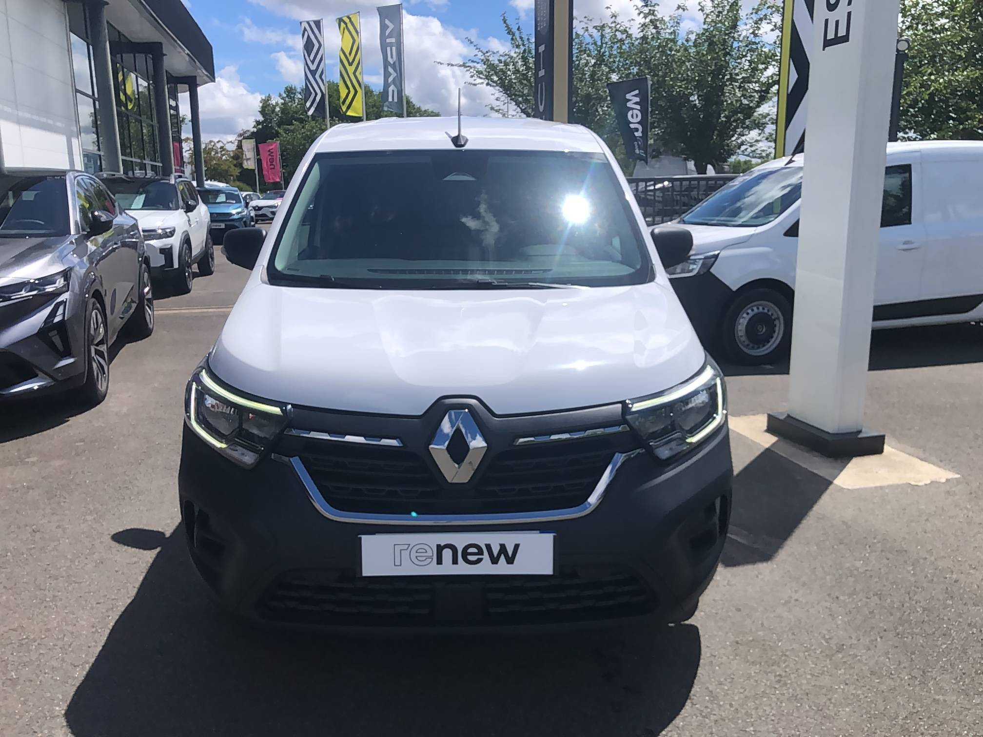 Vente en ligne Renault Kangoo Van  BLUE DCI 95 au prix de 18 990 €