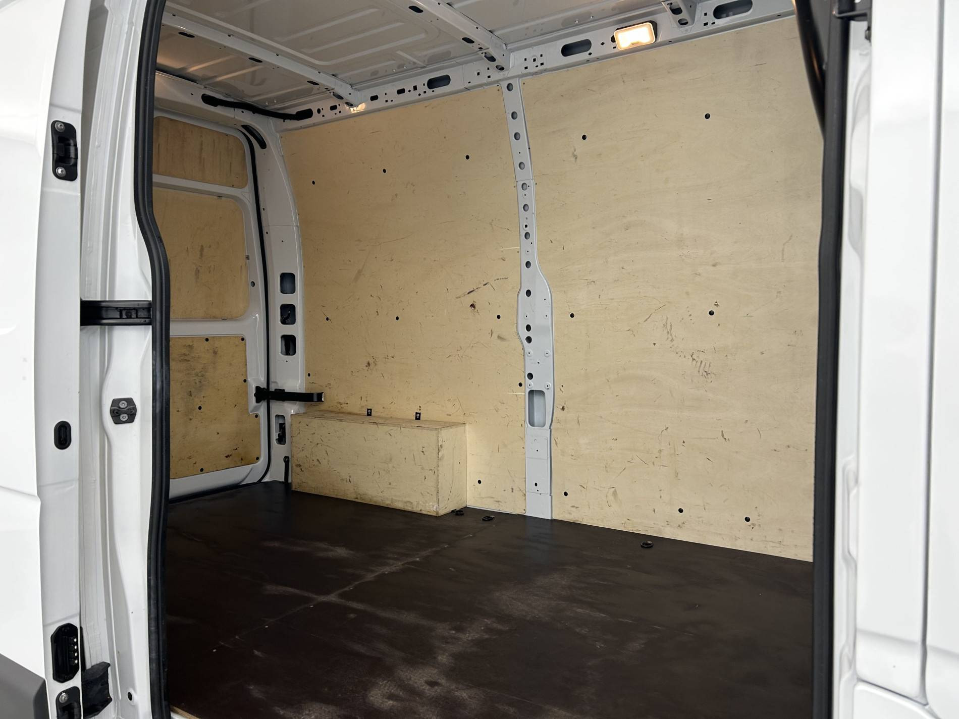 Vente en ligne Renault Master Fourgon MASTER FGN TRAC F3500 L2H2 BLUE DCI 135 au prix de 27 990 €