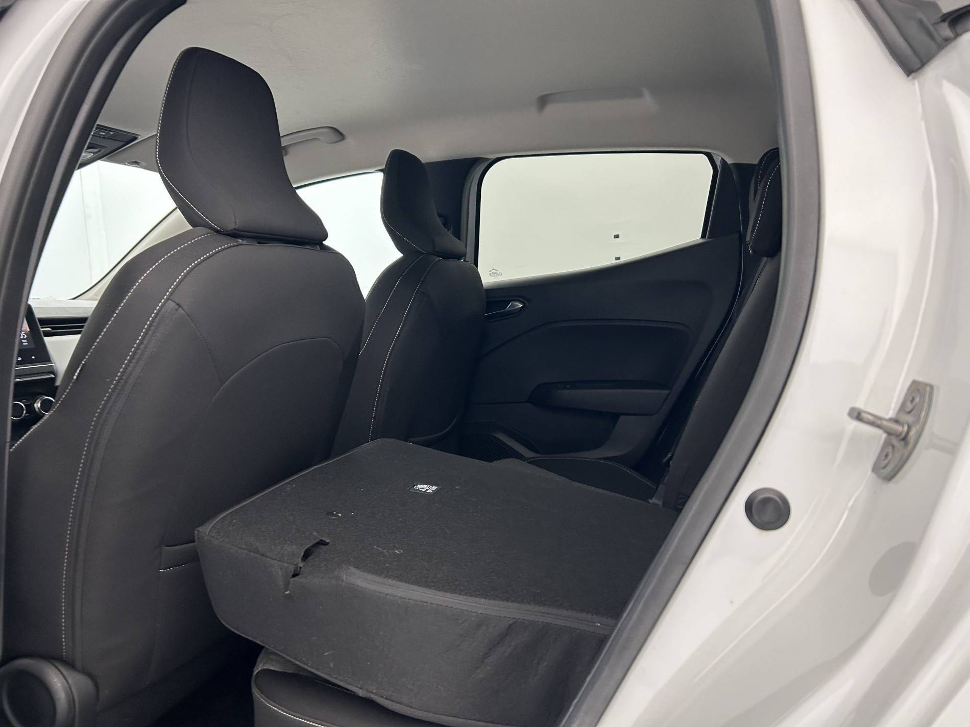 Vente en ligne Renault Clio 5 Clio E-Tech full hybrid 145 au prix de 17 390 €