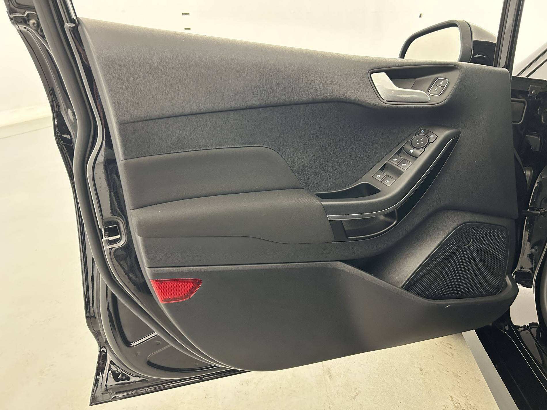 Vente en ligne Ford Fiesta  1.0 Flexifuel 95 ch S&S BVM6 au prix de 16 991 €