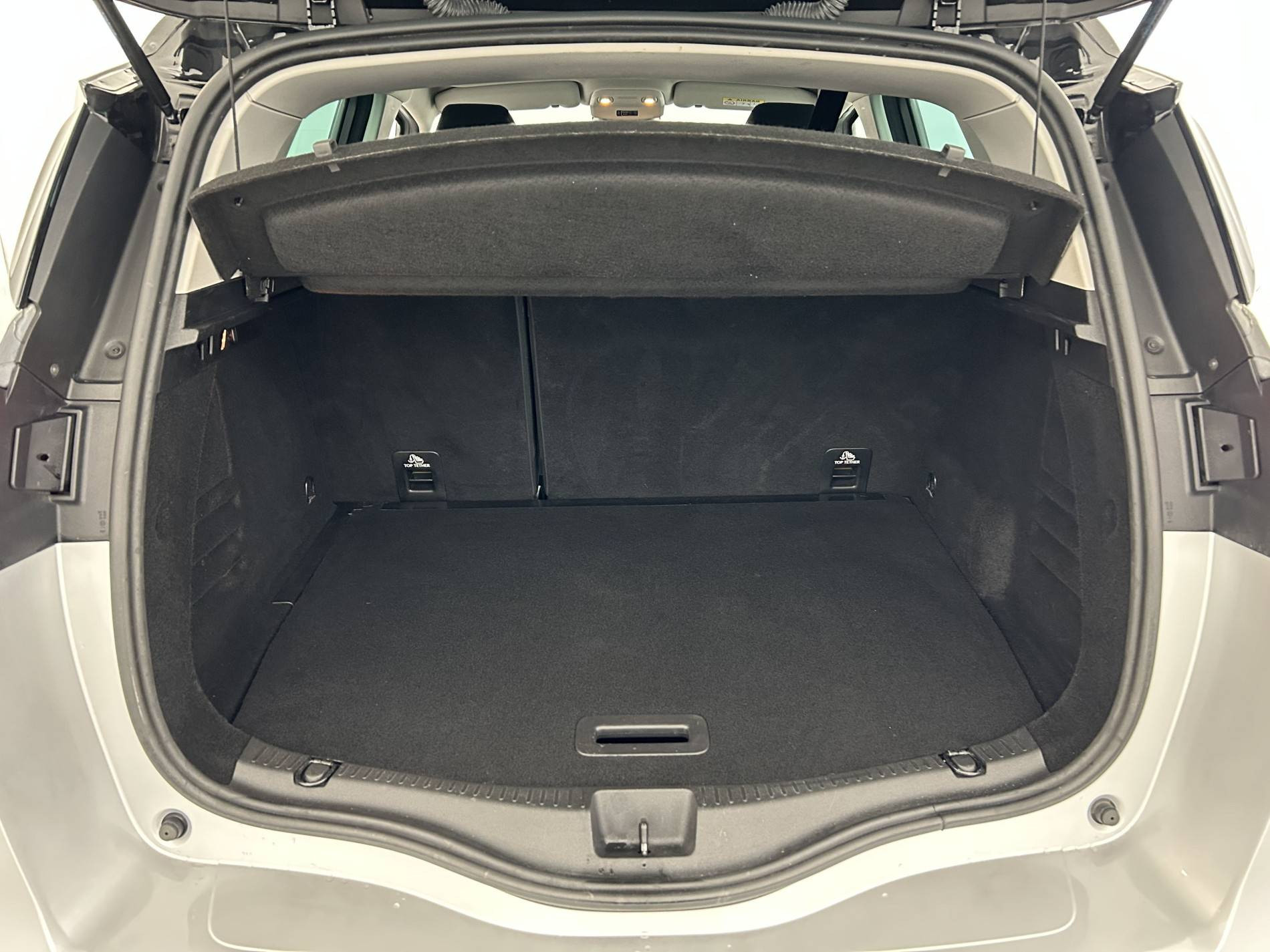 Vente en ligne Renault Scenic 4 Scenic TCe 115 FAP au prix de 13 390 €
