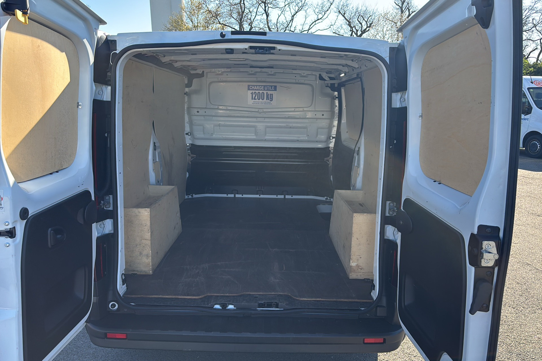 Vente en ligne Renault Trafic 3 Fourgon TRAFIC FG BLUE DCI 130 L1H1 3T GSR2 au prix de 24 990 €