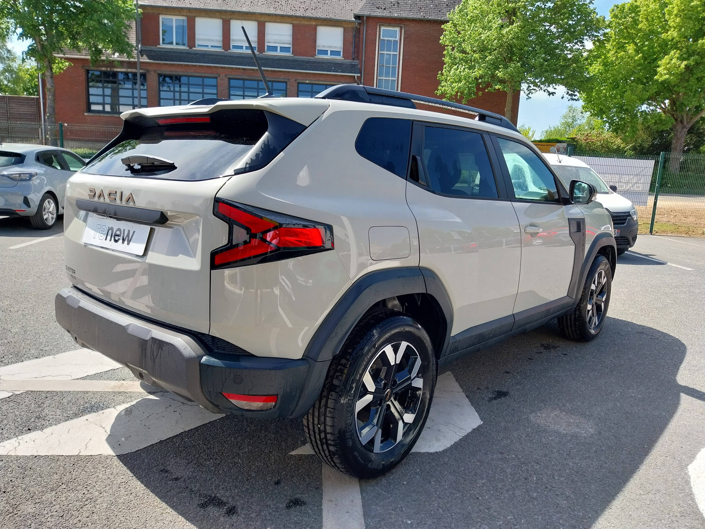 Vente en ligne Dacia Duster  Hybrid 140 au prix de 27 200 €