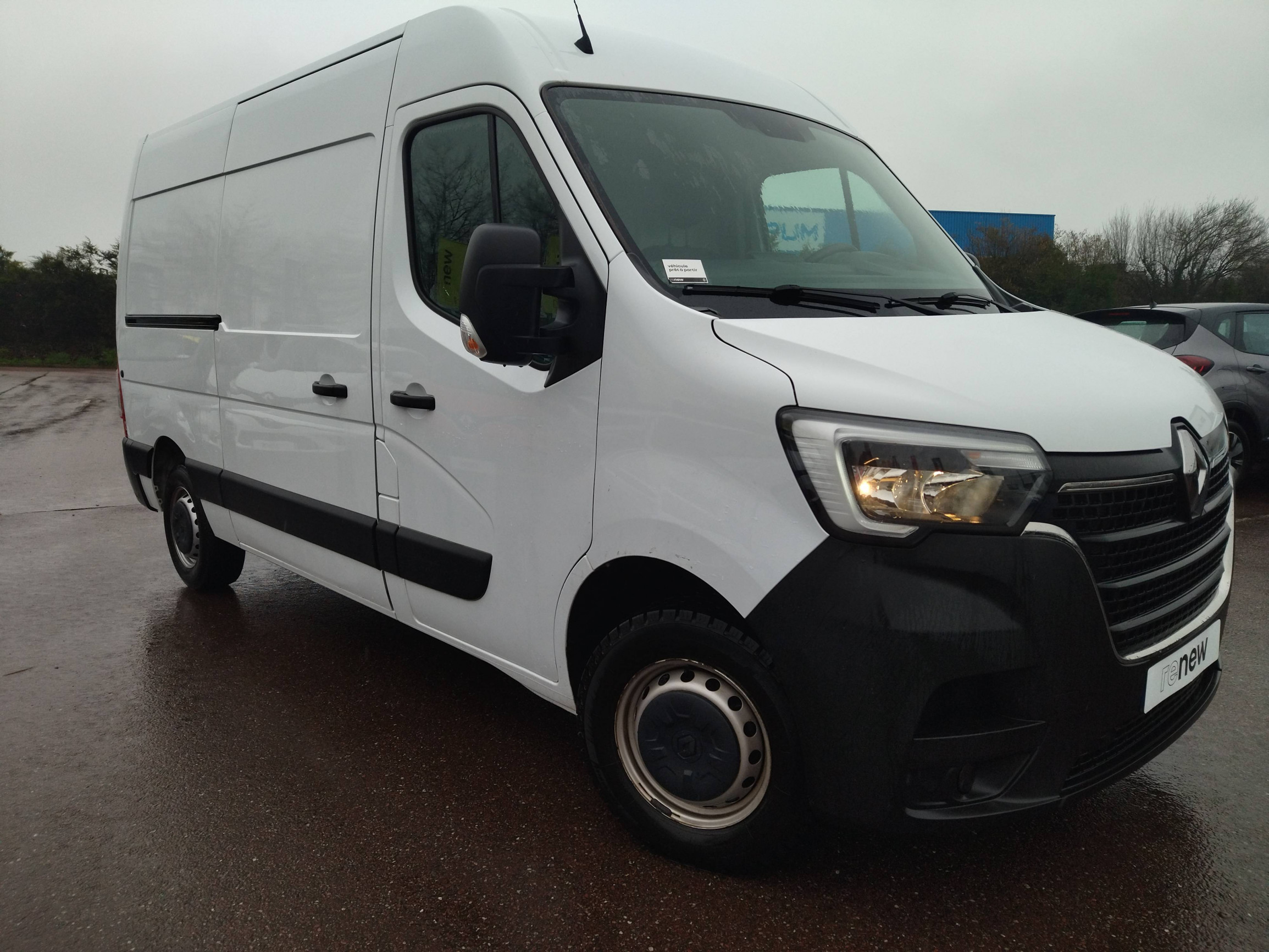 Vente en ligne Renault Master Fourgon MASTER FGN TRAC F3500 L2H2 BLUE DCI 135 au prix de 22 788 €