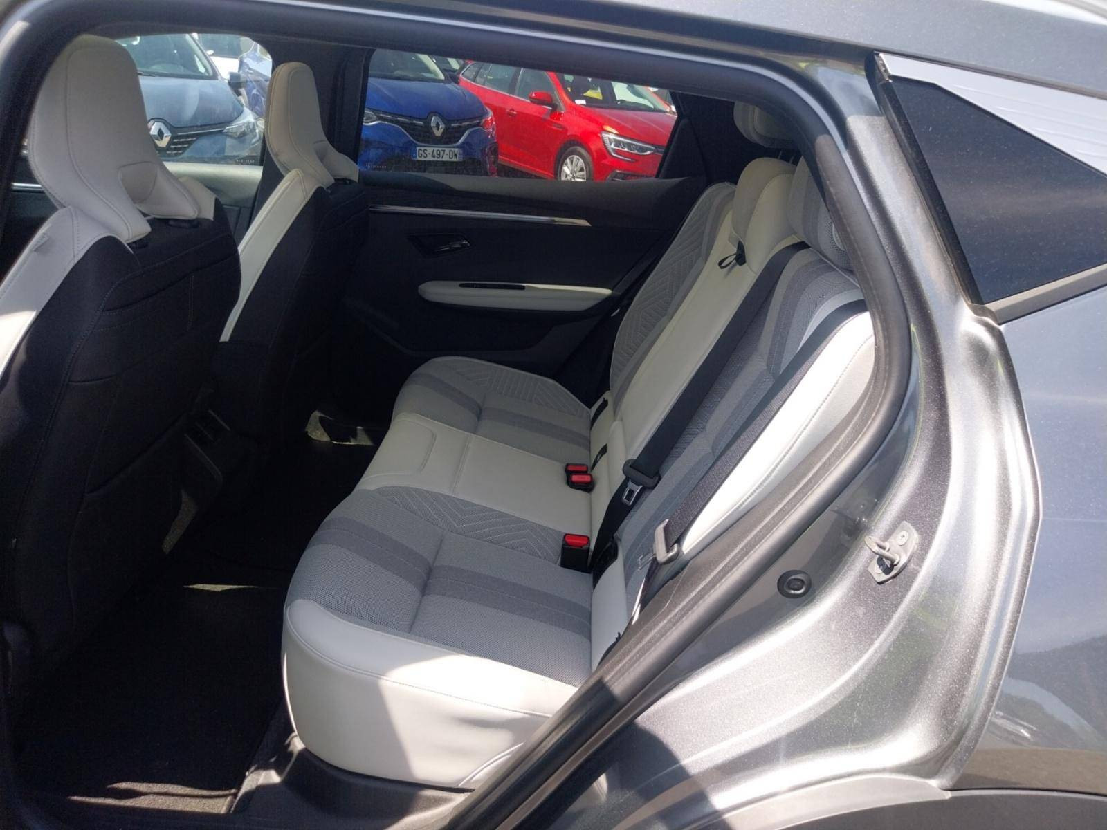 Vente en ligne Renault Scenic E-Tech Scenic E-Tech électrique 220 ch grande autonomie au prix de 38 590 €
