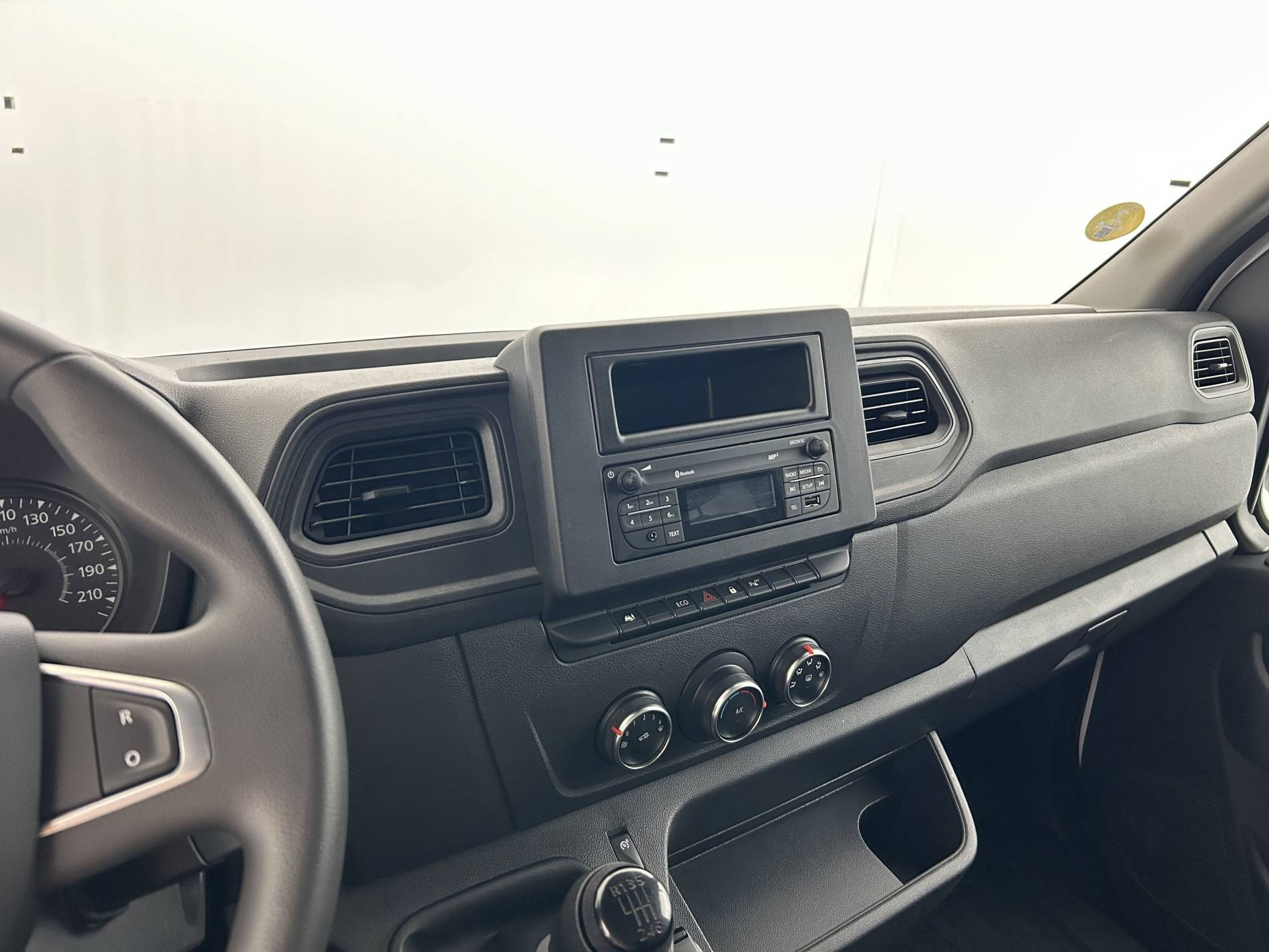 Vente en ligne Renault Master Fourgon MASTER FGN TRAC F3500 L2H2 BLUE DCI 135 au prix de 26 280 €