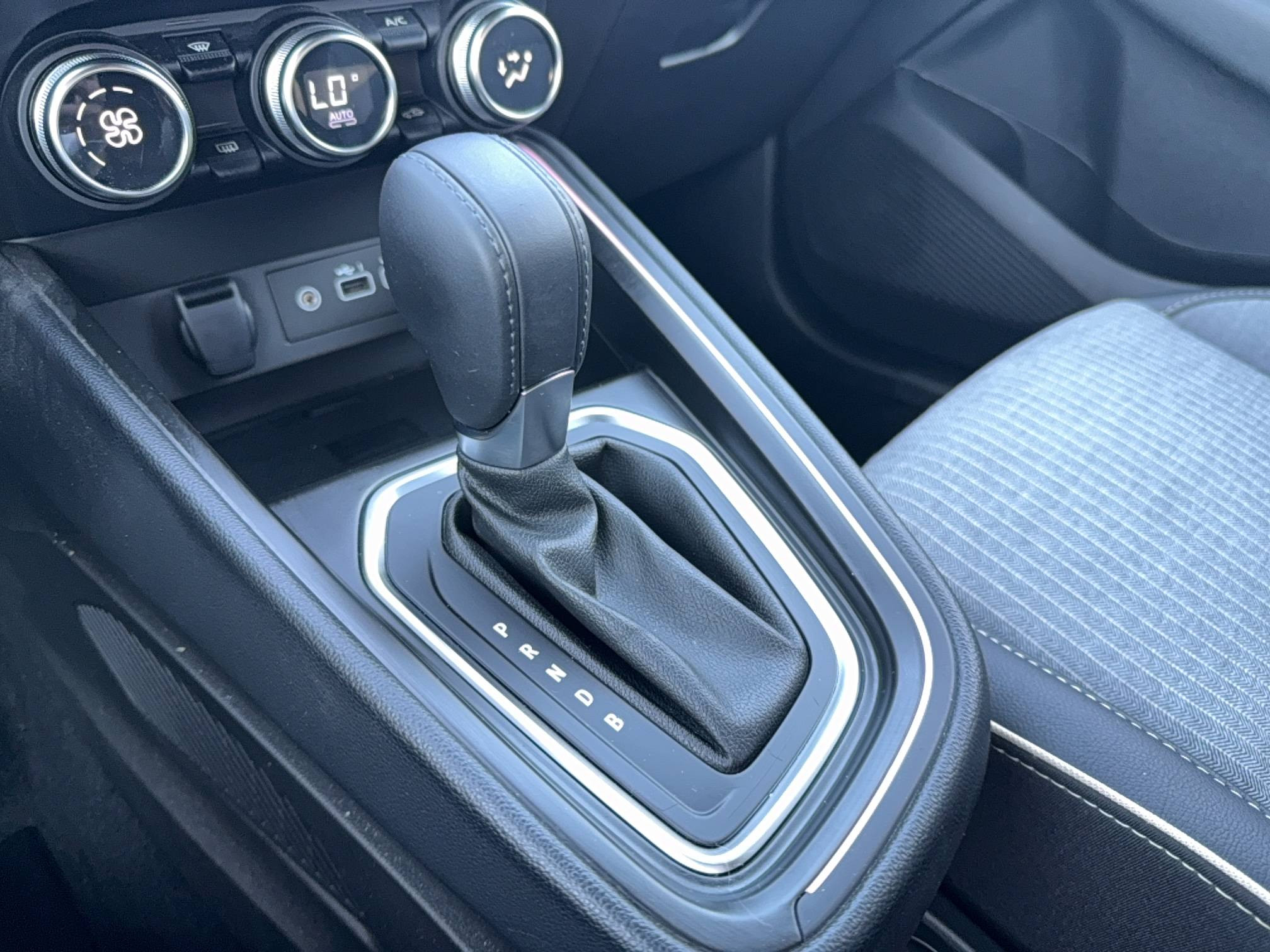 Vente en ligne Renault Clio 5 Clio E-Tech full hybrid 145 au prix de 17 990 €