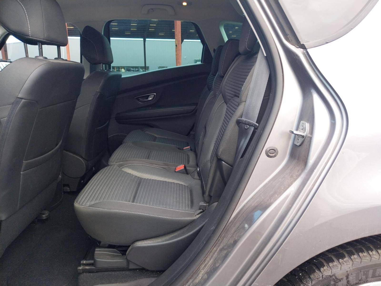 Vente en ligne Renault Scenic 4 Scenic Blue dCi 120 au prix de 14 990 €