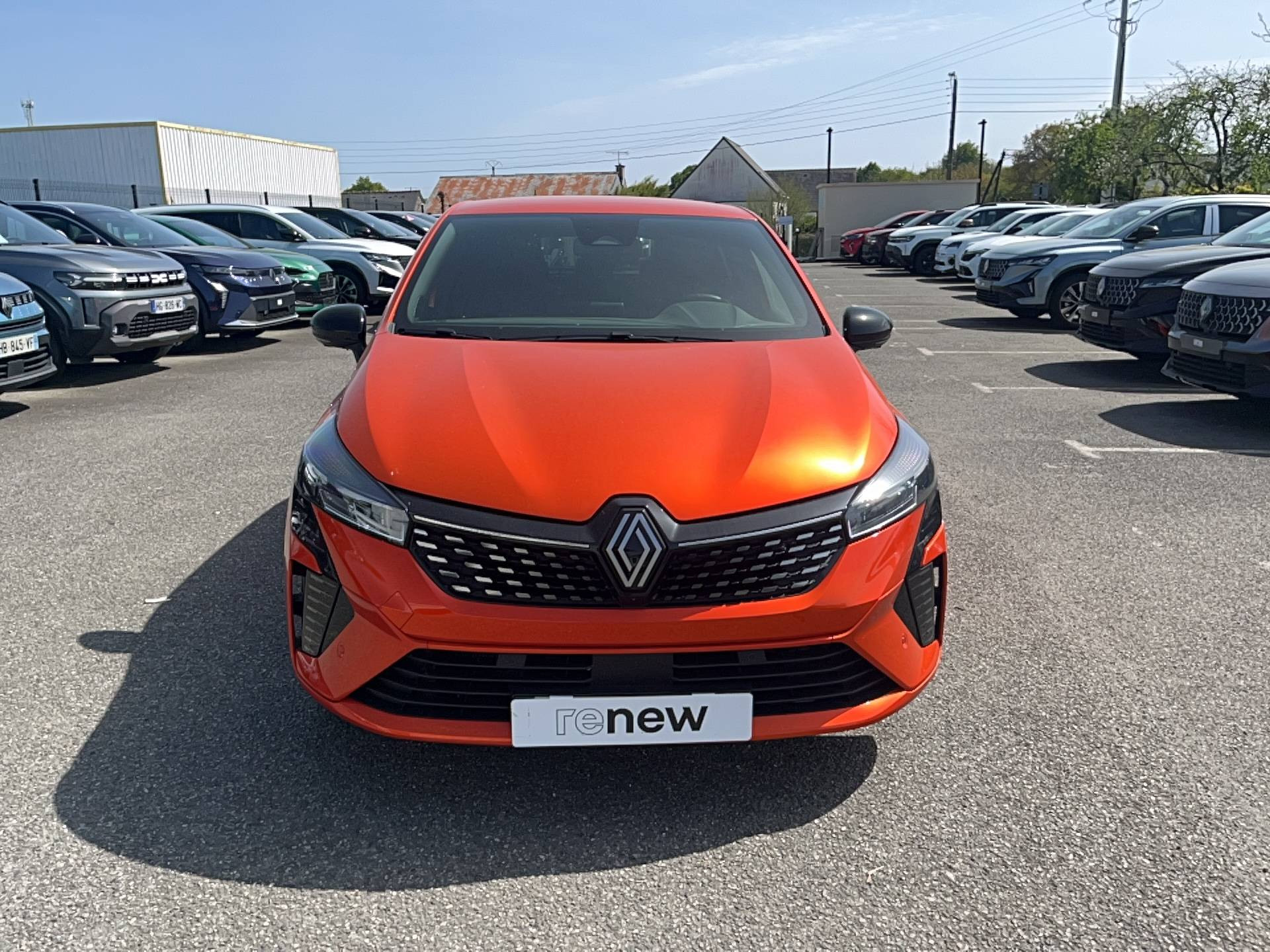 Vente en ligne Renault Clio 5 Clio E-Tech full hybrid 145 au prix de 18 990 €