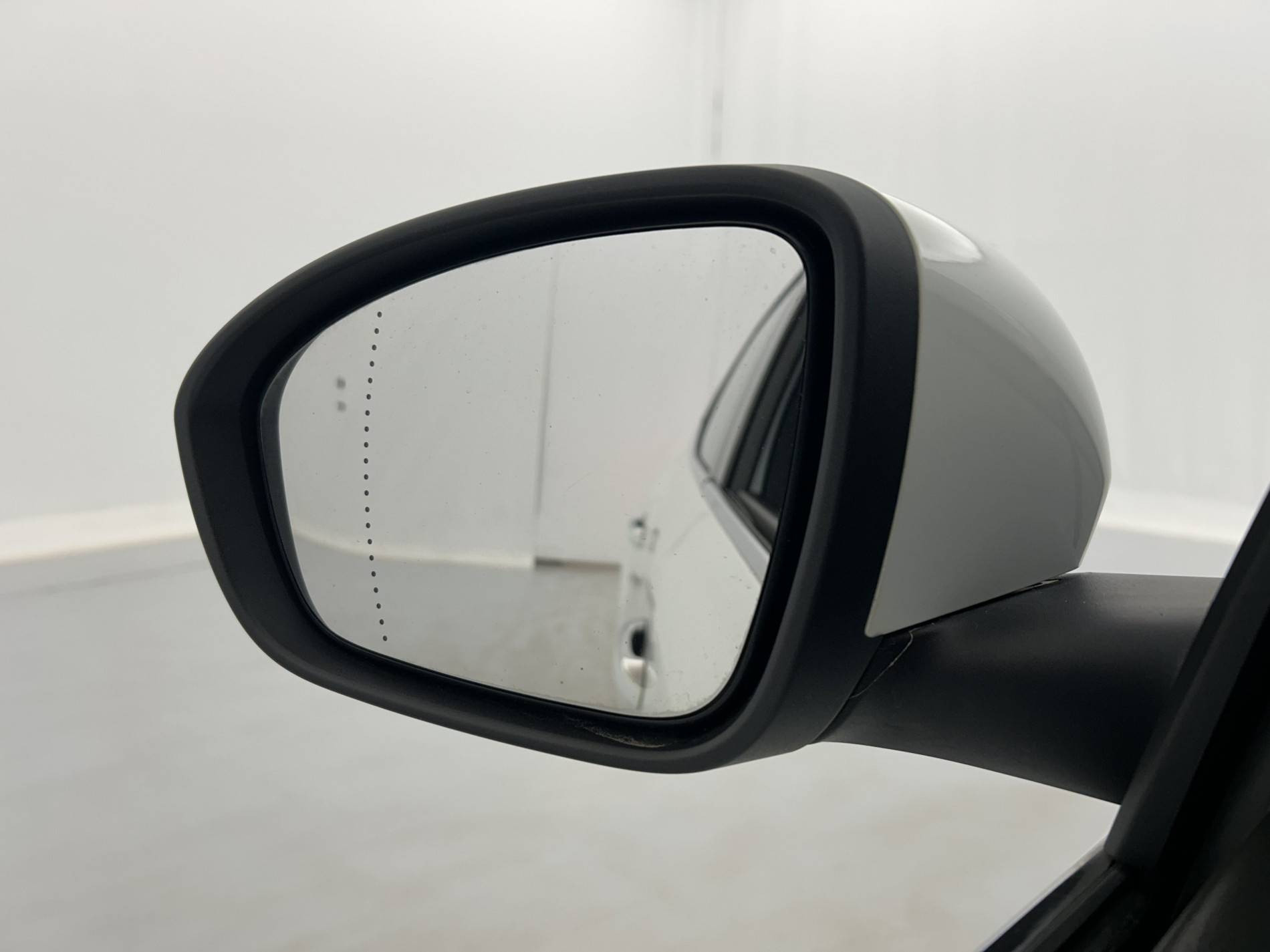 Vente en ligne Renault Megane 4 Mégane IV Berline Blue dCi 115 au prix de 14 480 €