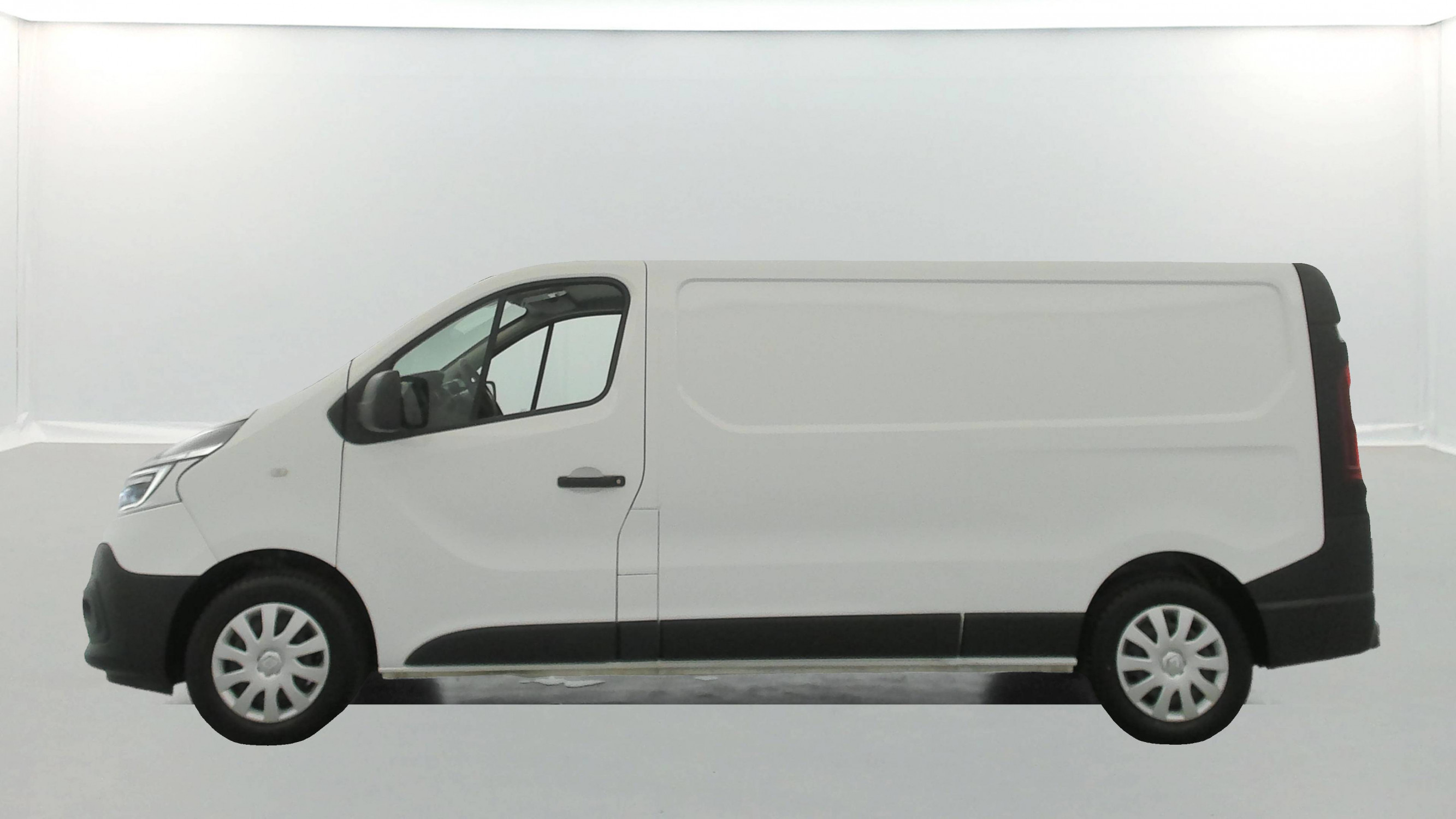 Vente en ligne Renault Trafic 3 Fourgon TRAFIC FGN L2H1 1300 KG DCI 120 au prix de 18 490 €