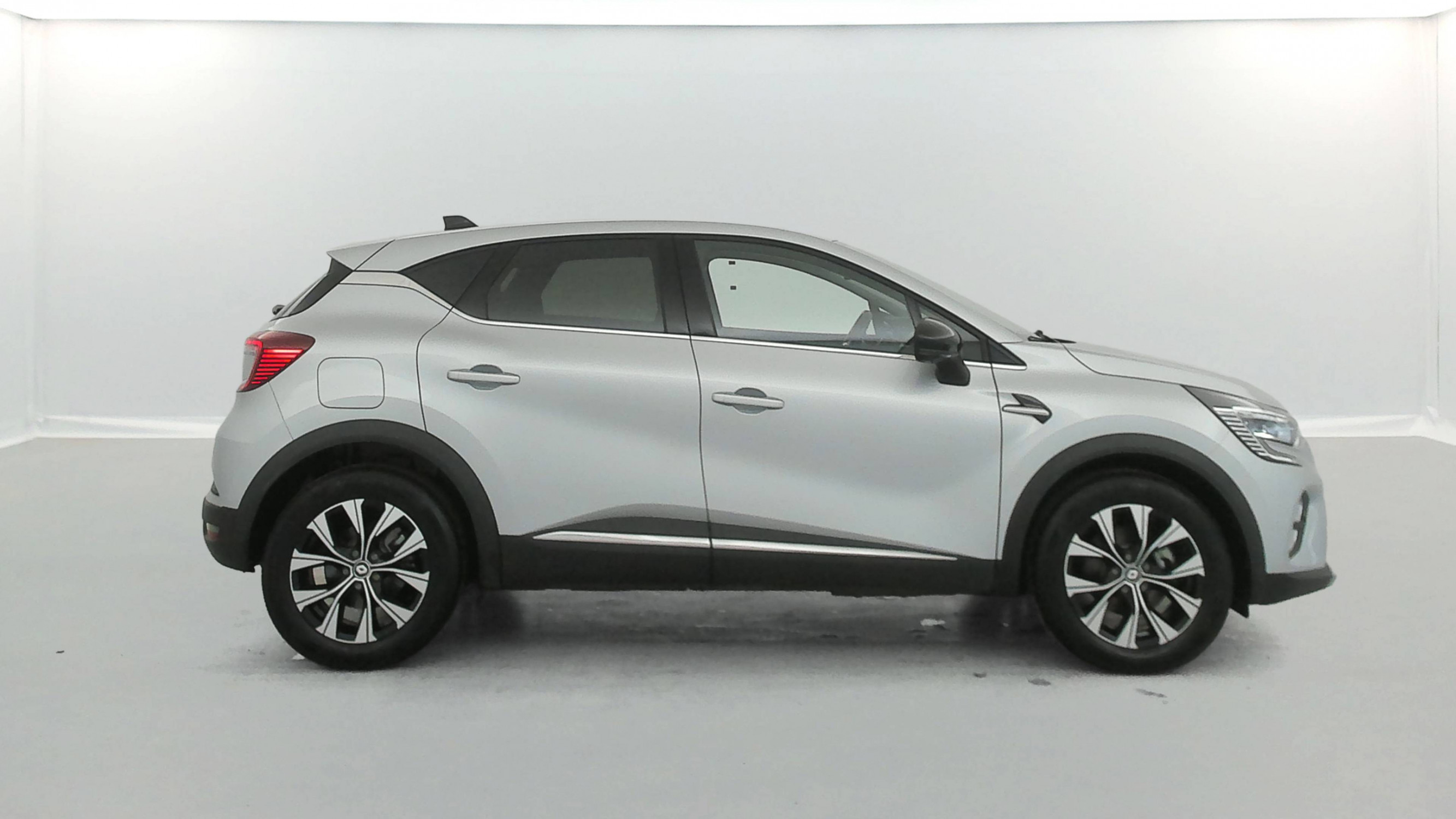 Vente en ligne Renault Captur  E-Tech hybride rechargeable 160 au prix de 20 990 €