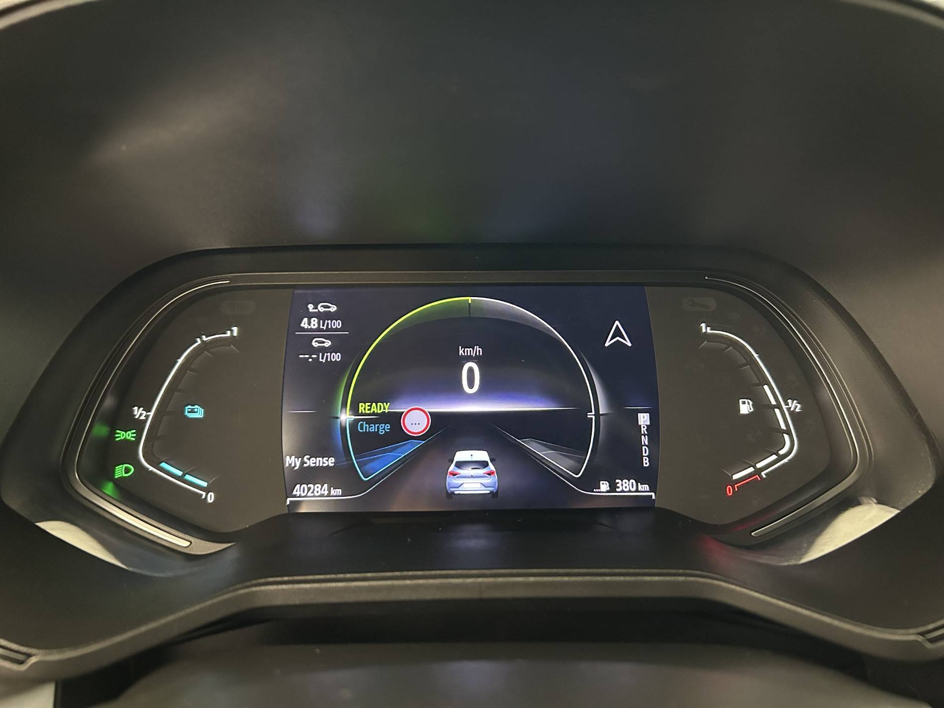 Vente en ligne Renault Clio 5 Clio E-Tech 140 - 21N au prix de 16 890 €