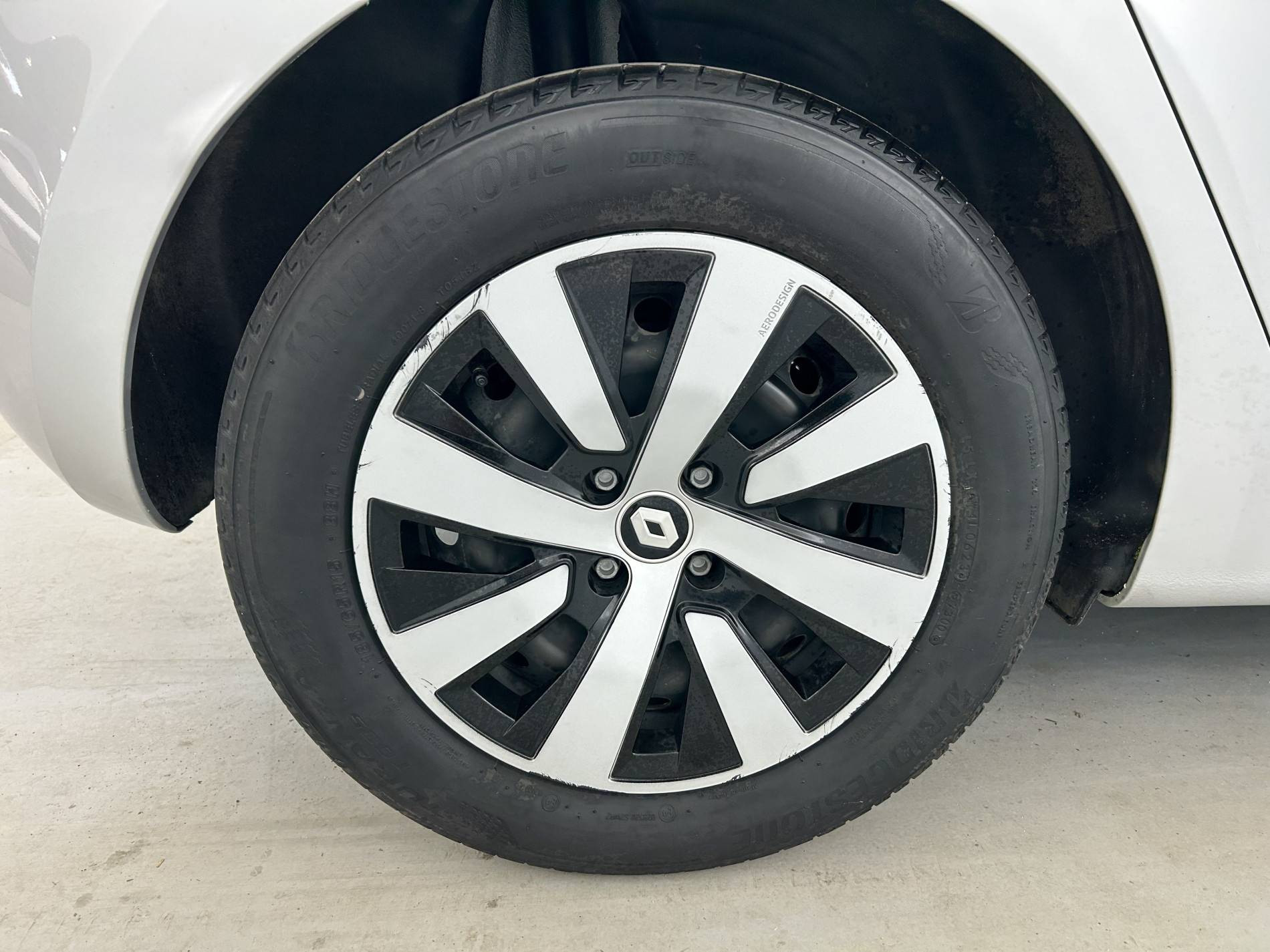 Vente en ligne Renault Clio 5 Clio TCe 90 au prix de 13 690 €
