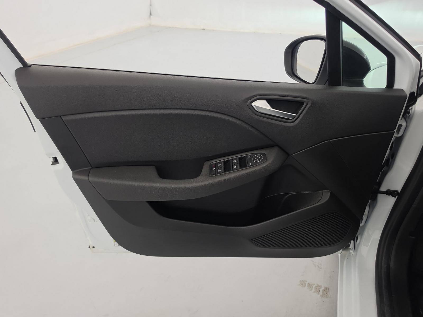 Vente en ligne Renault Clio 5 Clio TCe 90 au prix de 14 790 €