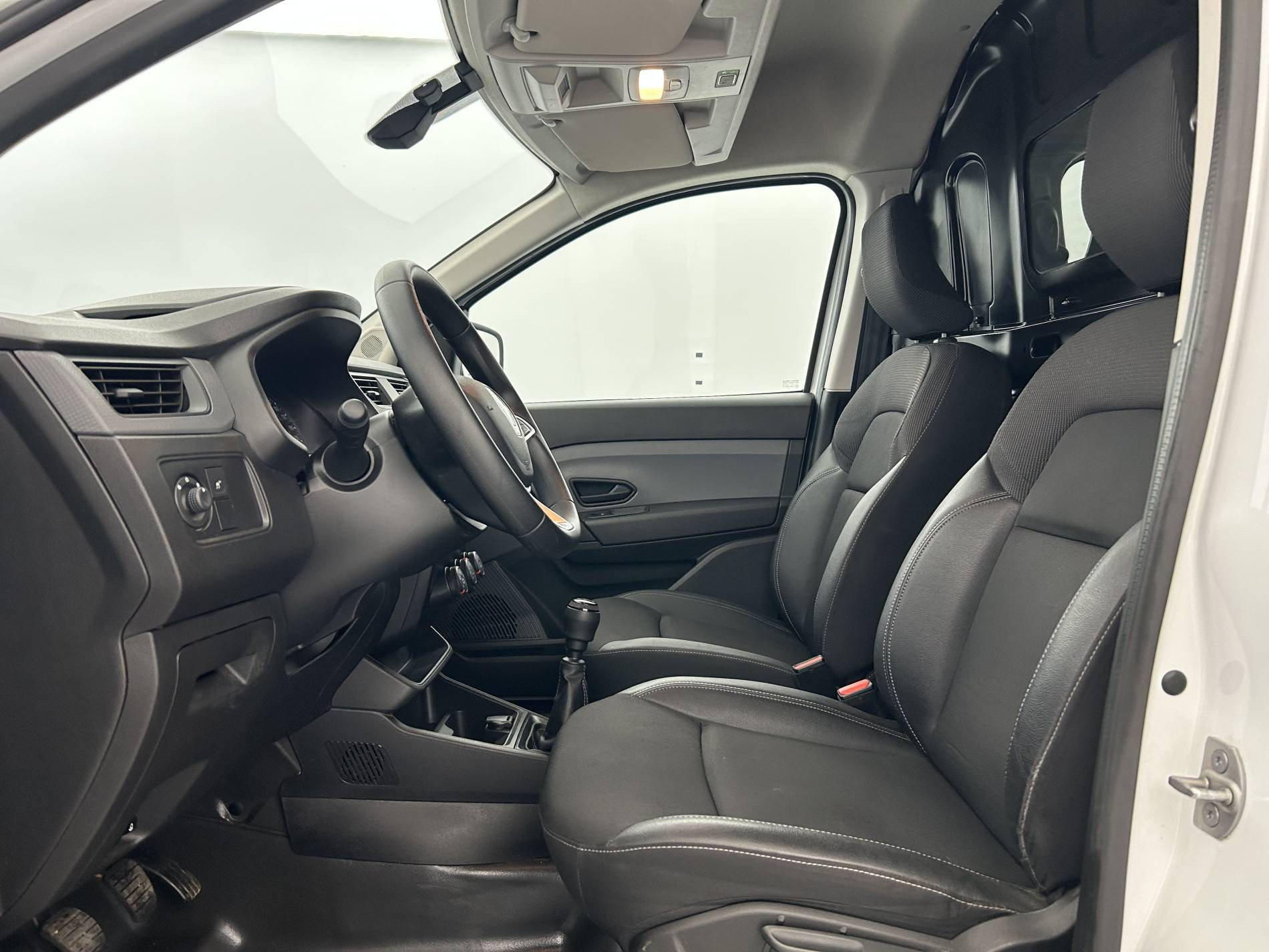 Renault Express Van  BLUE DCI 95 - 22 occasion de 2024 en vente à Lorient