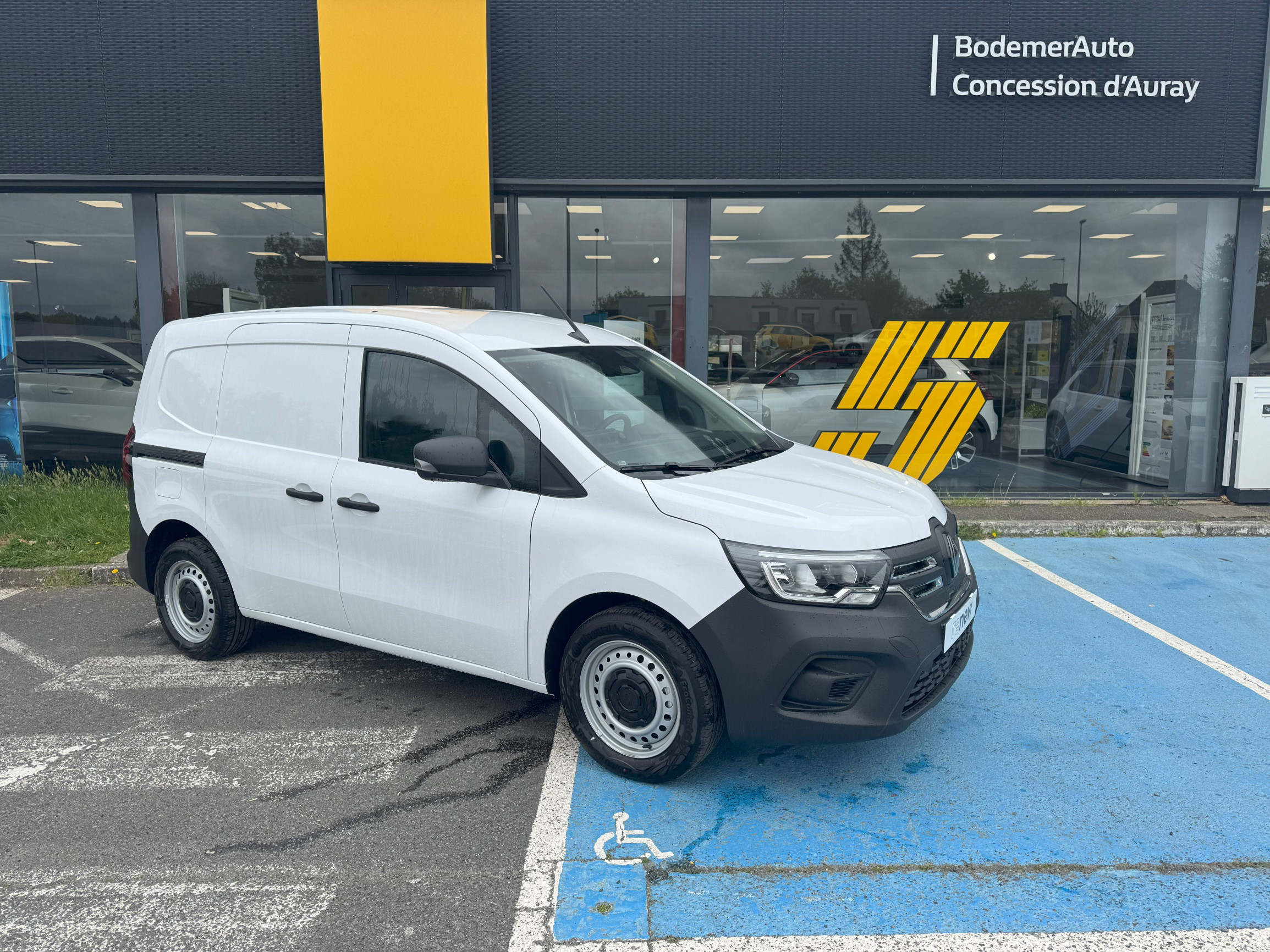 Renault Kangoo Van E-Tech  FG TOLE L1 AC11 GSR2 occasion de 2025 en vente à Auray