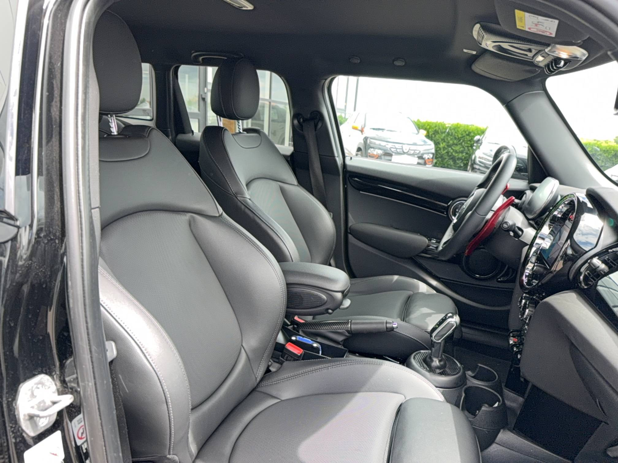 Vente en ligne Mini Hatch Hatch 5 Portes Cooper S 178 ch DKG7 au prix de 22 990 €