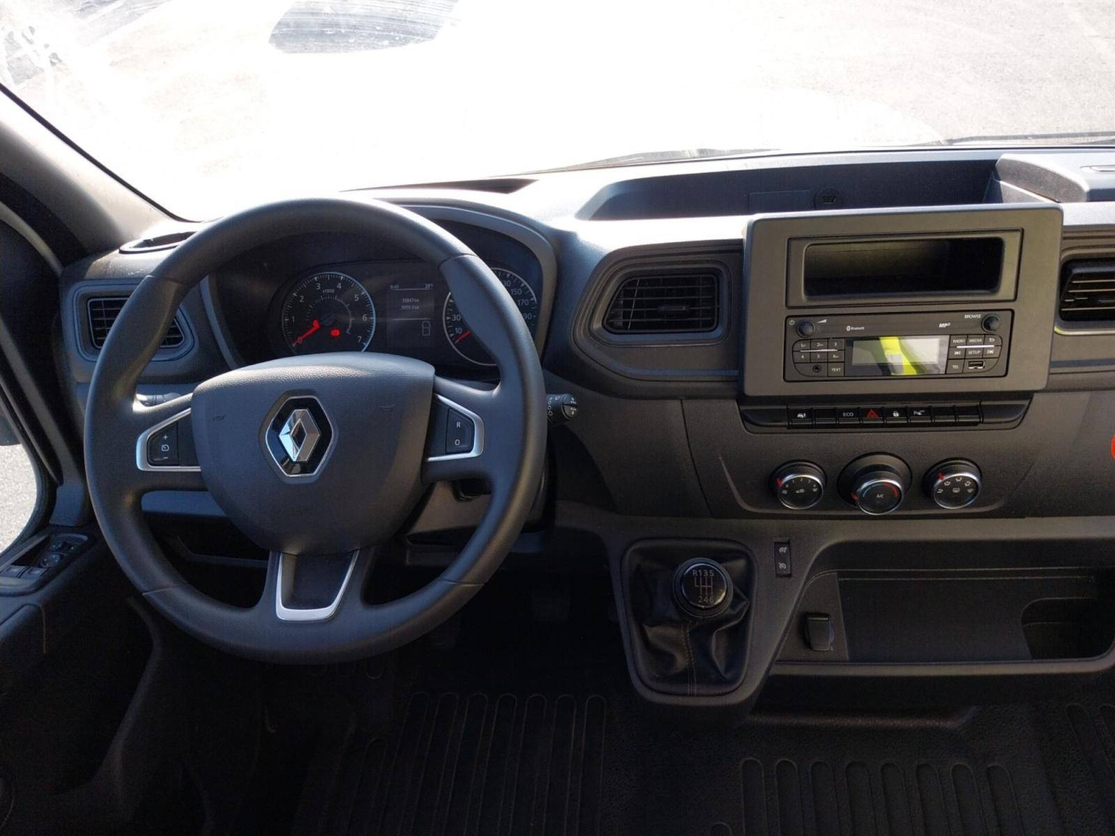 Vente en ligne Renault Master Fourgon MASTER FGN TRAC F3500 L3H3 BLUE DCI 135 au prix de 26 990 €