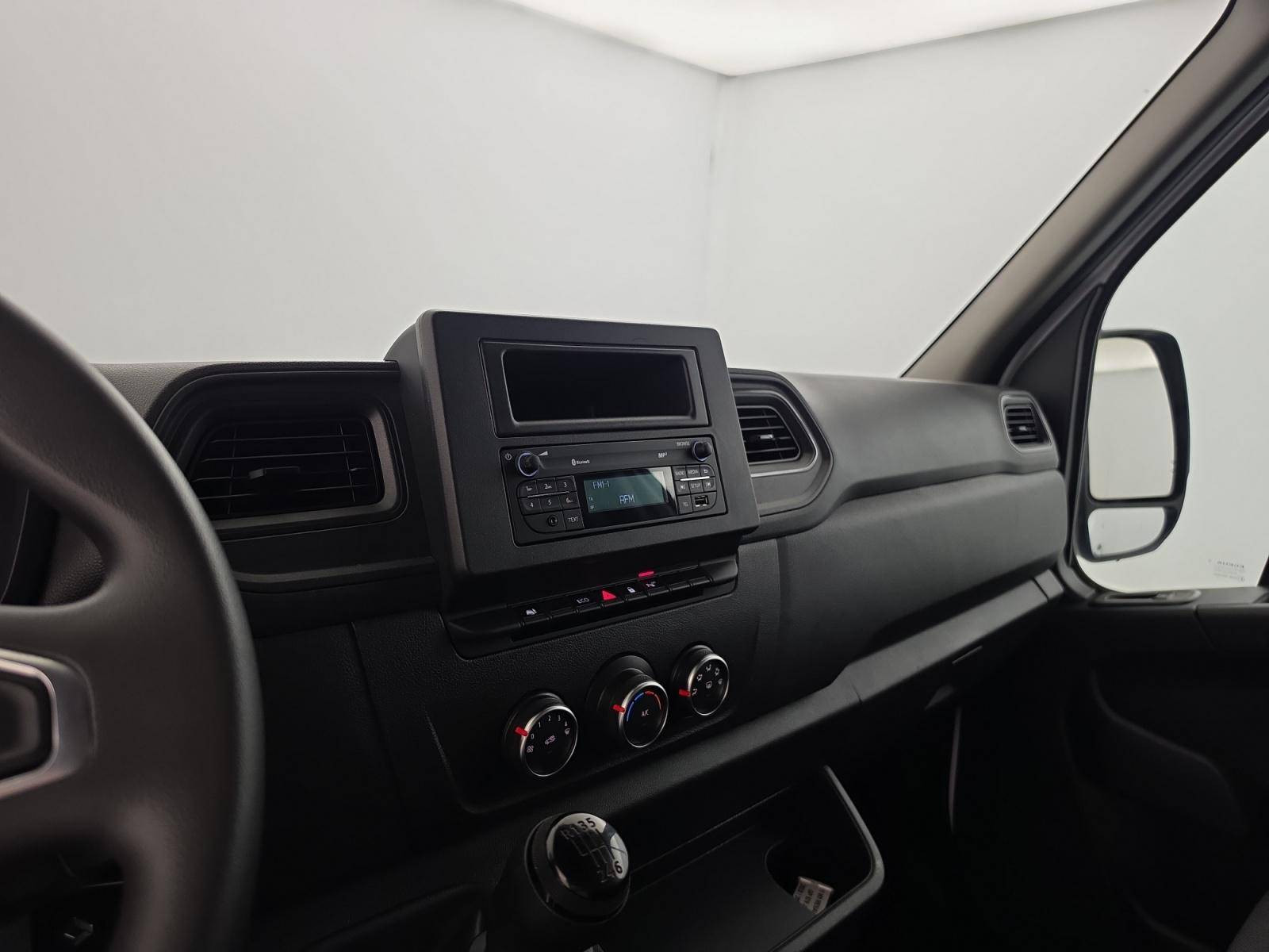 Vente en ligne Renault Master Fourgon MASTER FGN TRAC F3500 L2H2 BLUE DCI 135 au prix de 20 980 €