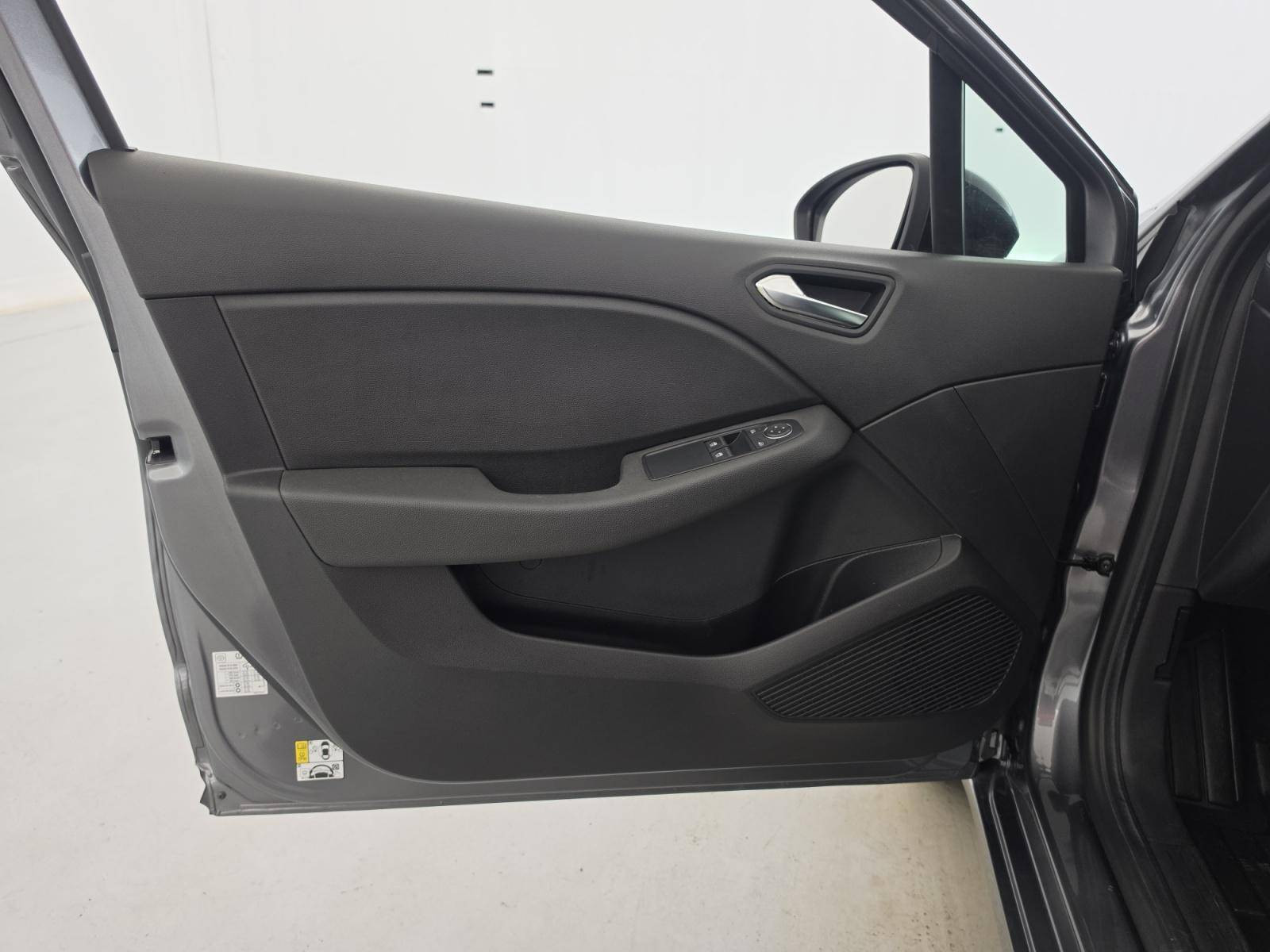 Vente en ligne Renault Clio 5 Clio TCe 90 au prix de 14 890 €