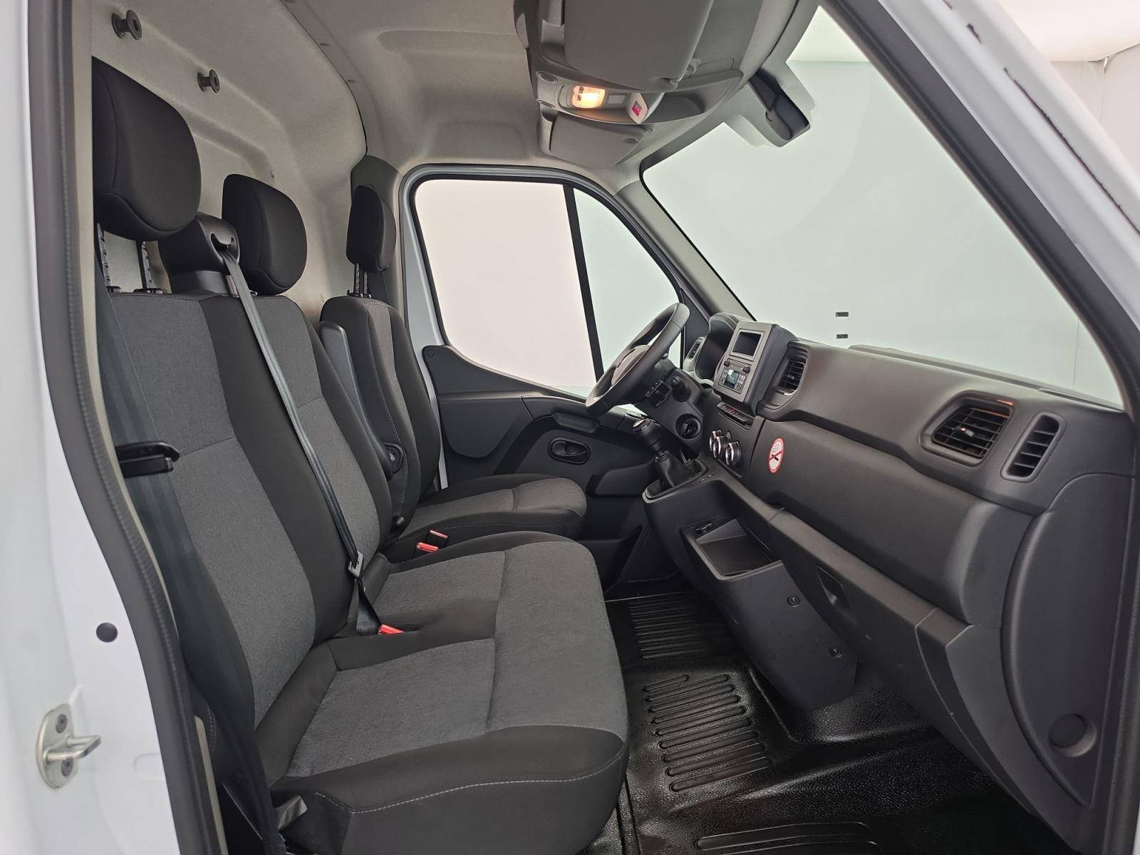 Vente en ligne Renault Master Fourgon MASTER FGN TRAC F3500 L3H3 BLUE DCI 135 au prix de 26 890 €