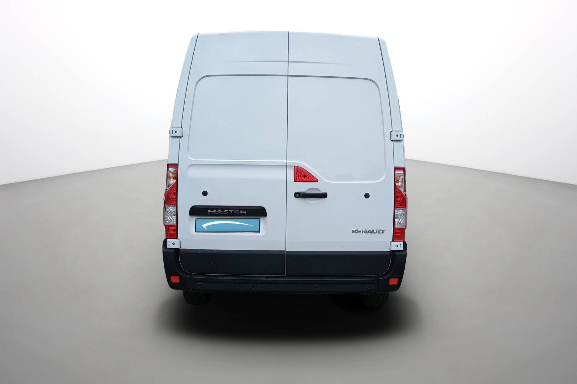 Vente en ligne Renault Master Fourgon MASTER FGN TRAC F3500 L2H2 BLUE DCI 135 au prix de 22 980 €
