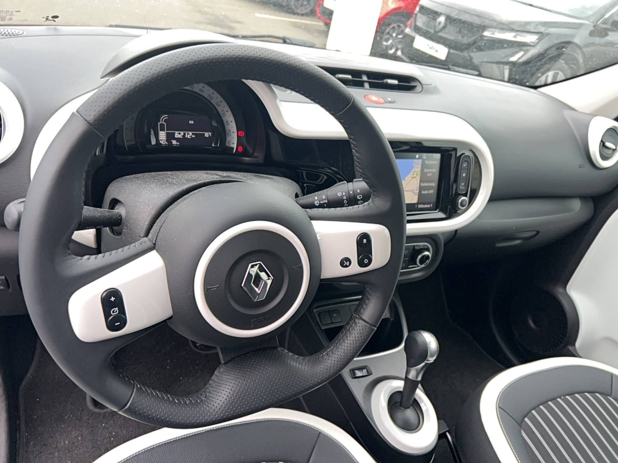 Vente en ligne Renault Twingo Electrique Twingo III E-Tech au prix de 13 600 €