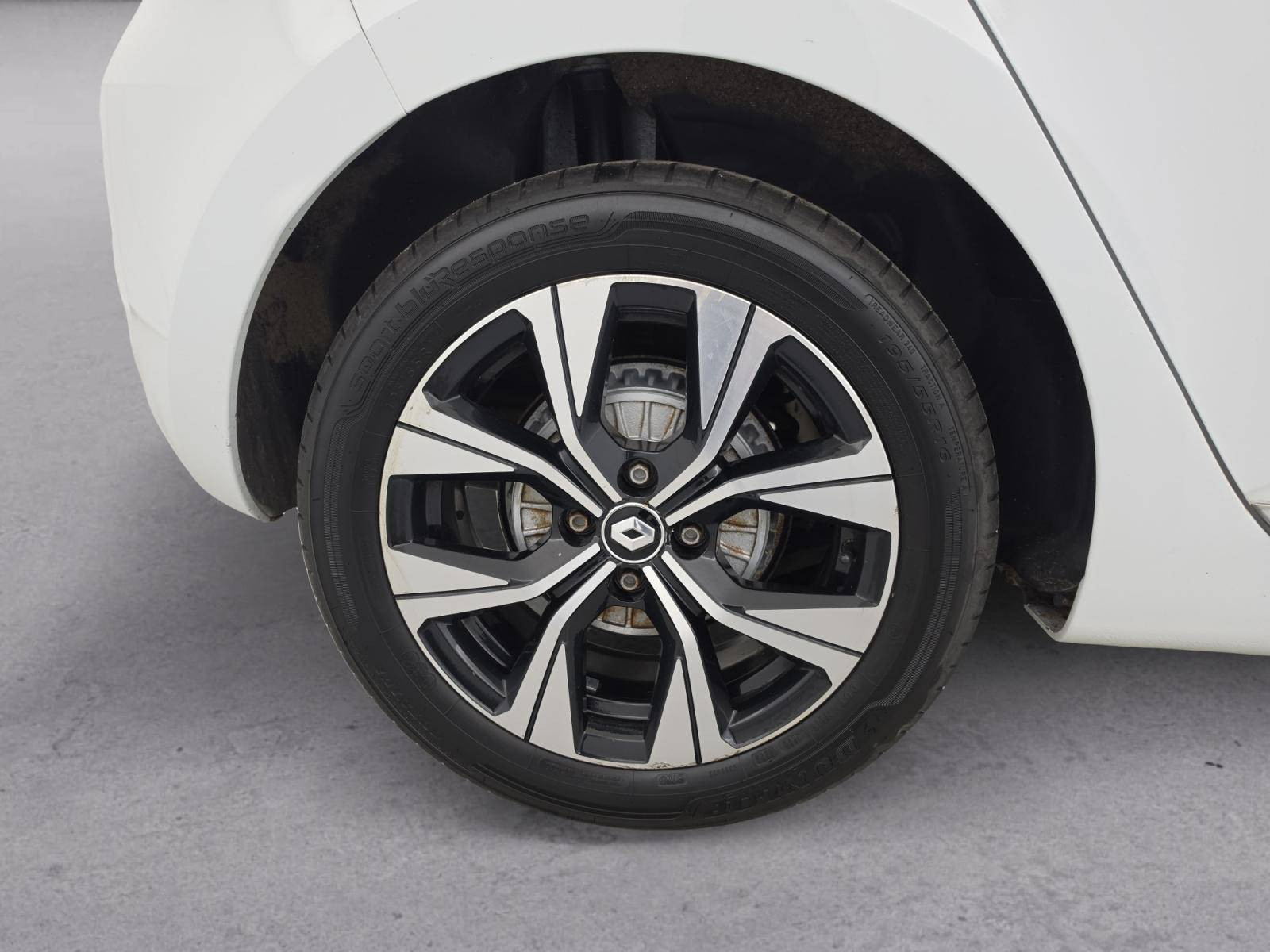 Vente en ligne Renault Clio 5 Clio Blue dCi 100 au prix de 11 890 €