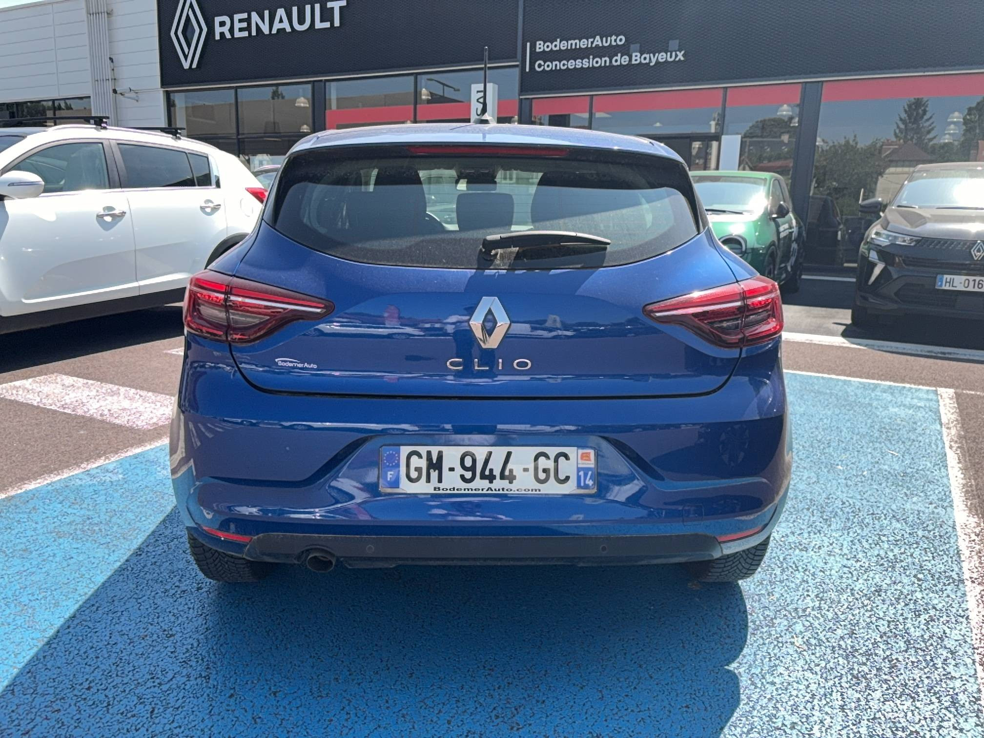 Vente en ligne Renault Clio 5 Clio TCe 90 au prix de 13 990 €
