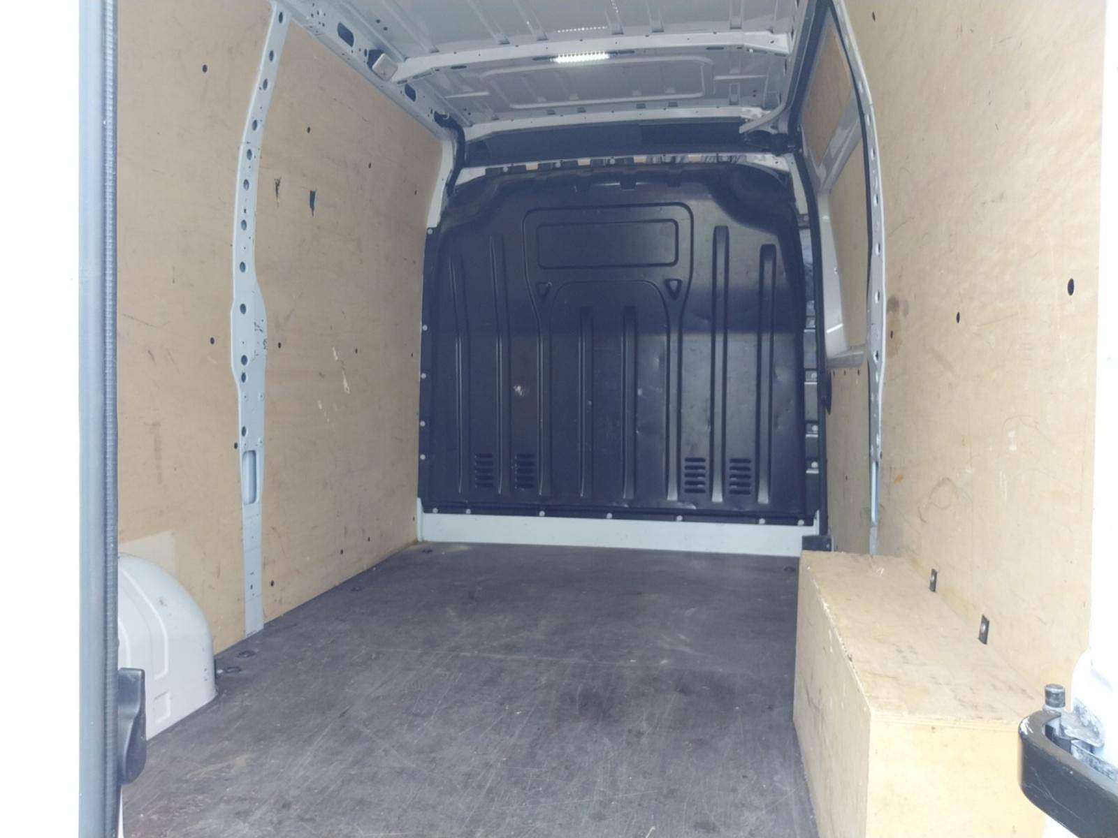 Vente en ligne Renault Master Fourgon MASTER FGN TRAC F3500 L2H2 BLUE DCI 135 au prix de 23 890 €