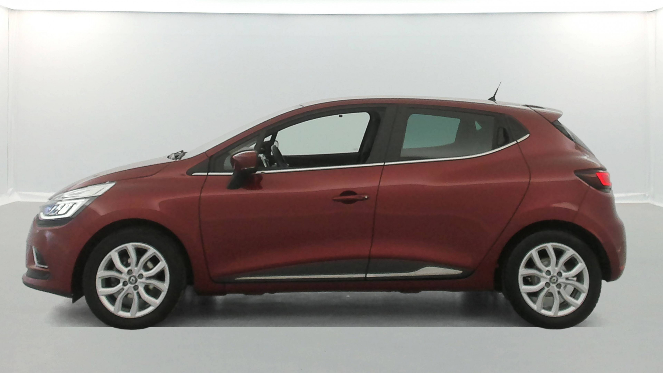 Vente en ligne Renault Clio 4 Clio TCe 90 au prix de 11 990 €