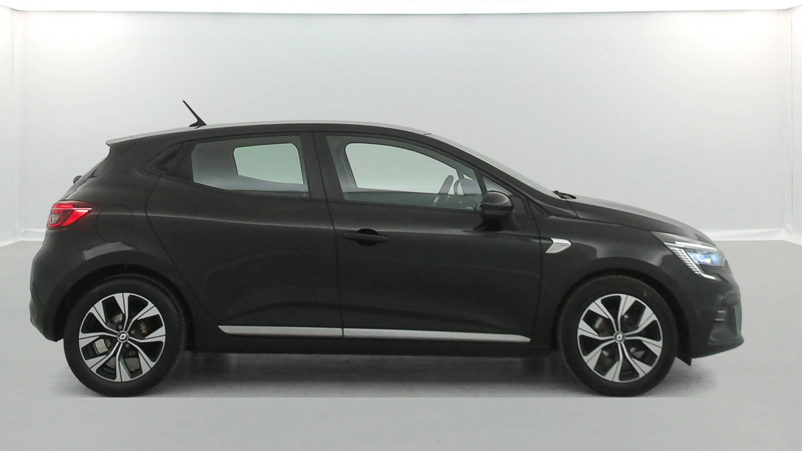 Vente en ligne Renault Clio 5 Clio TCe 90 - 21N au prix de 13 490 €