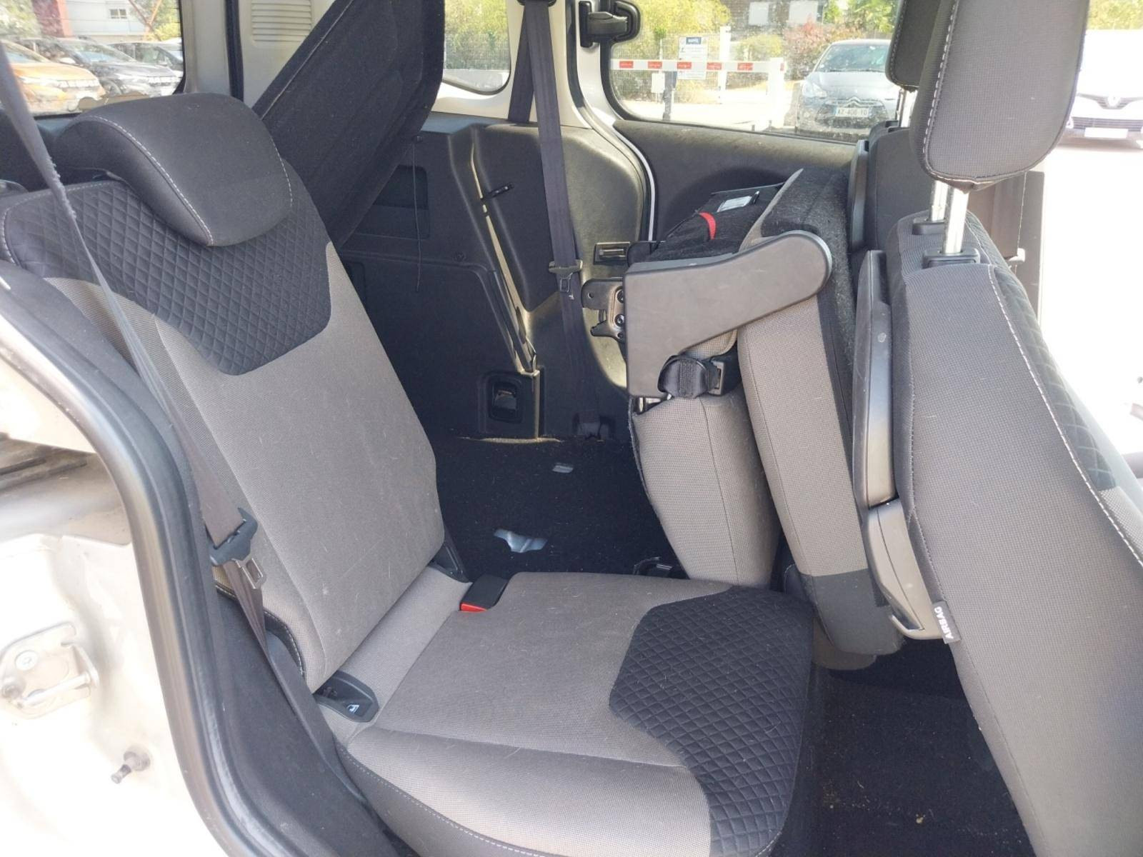 Vente en ligne Ford Tourneo Courier  1.5 TDCI 100 BV6 S&S au prix de 14 490 €