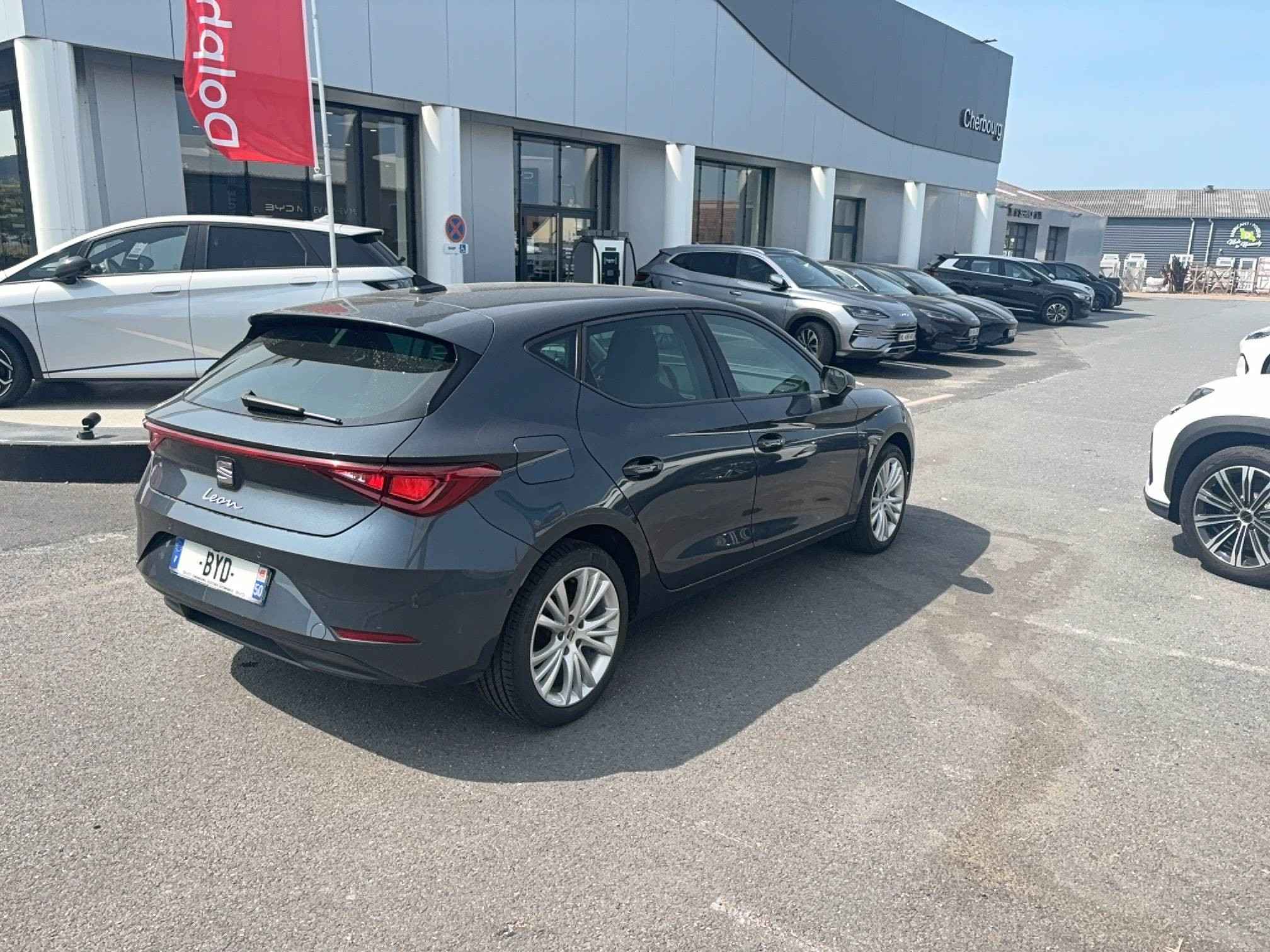 Vente en ligne Seat Leon Sportstourer  1.0 TSI 110 BVM6 au prix de 15 990 €