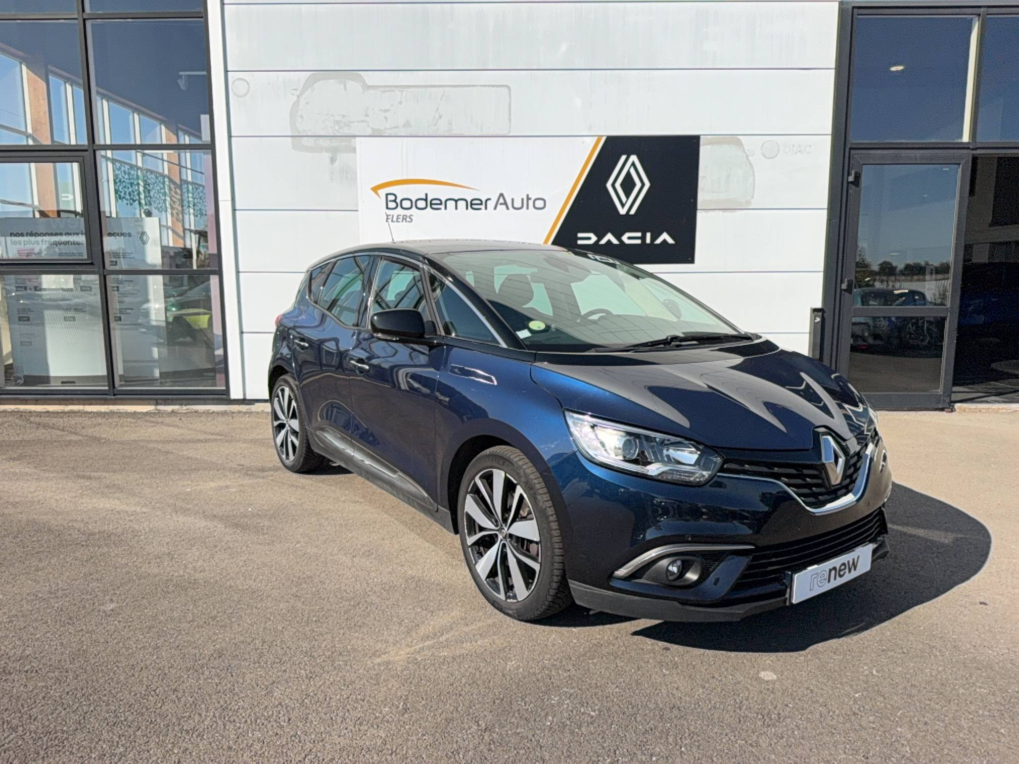 Vente en ligne Renault Scenic 4 Scenic Blue dCi 120 au prix de 14 490 €