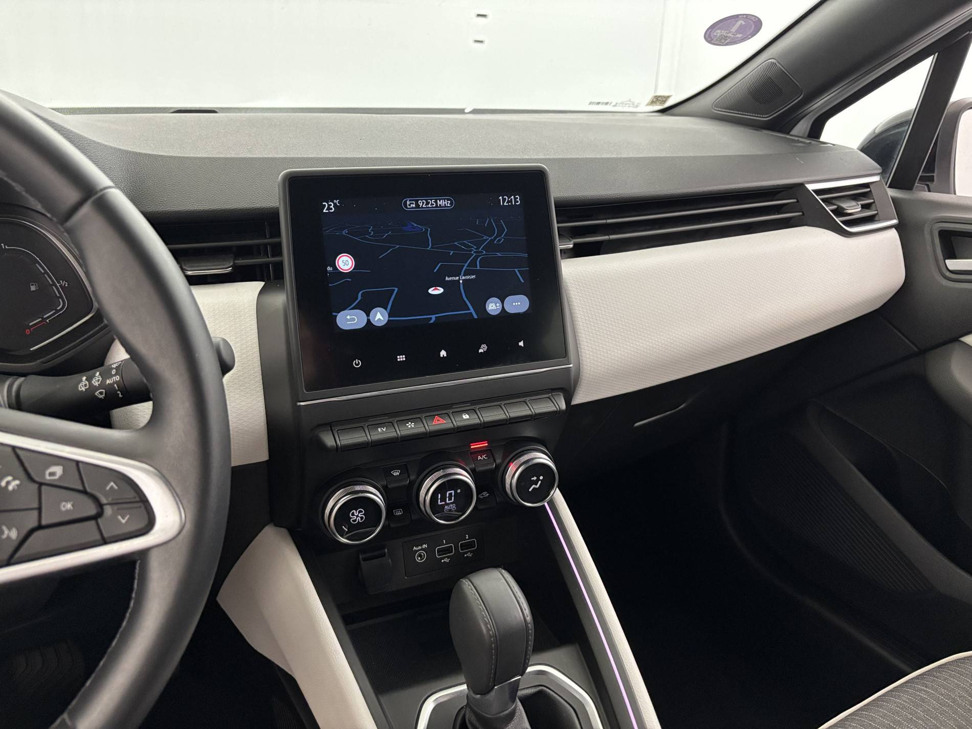 Vente en ligne Renault Clio 5 Clio E-Tech full hybrid 145 au prix de 15 890 €