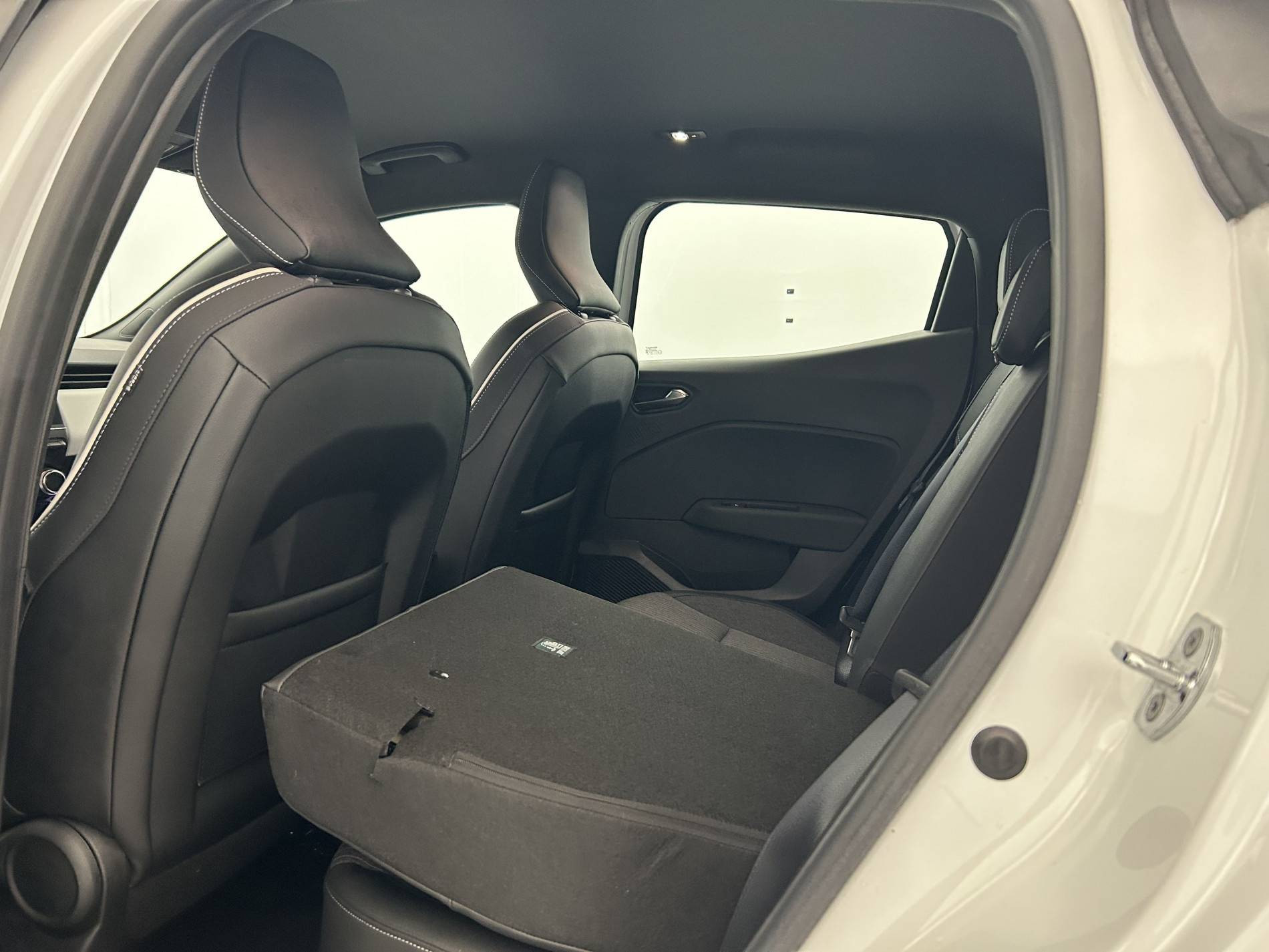 Vente en ligne Renault Clio 5 Clio TCe 90 - 21N au prix de 15 490 €