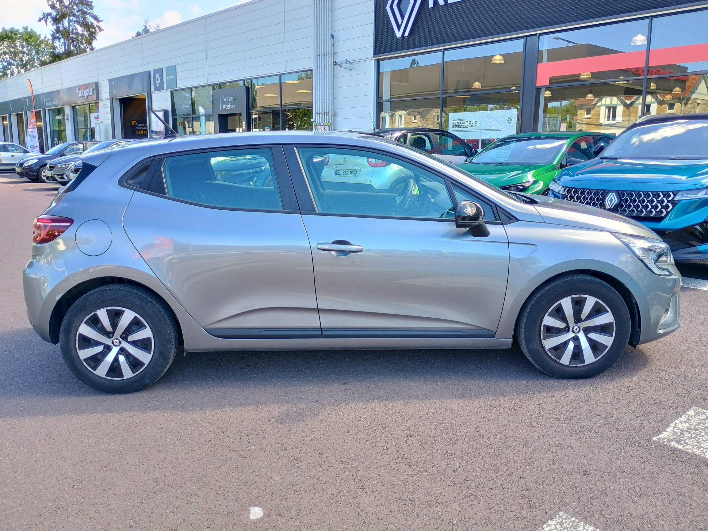 Vente en ligne Renault Clio 5 Clio TCe 90 au prix de 13 990 €