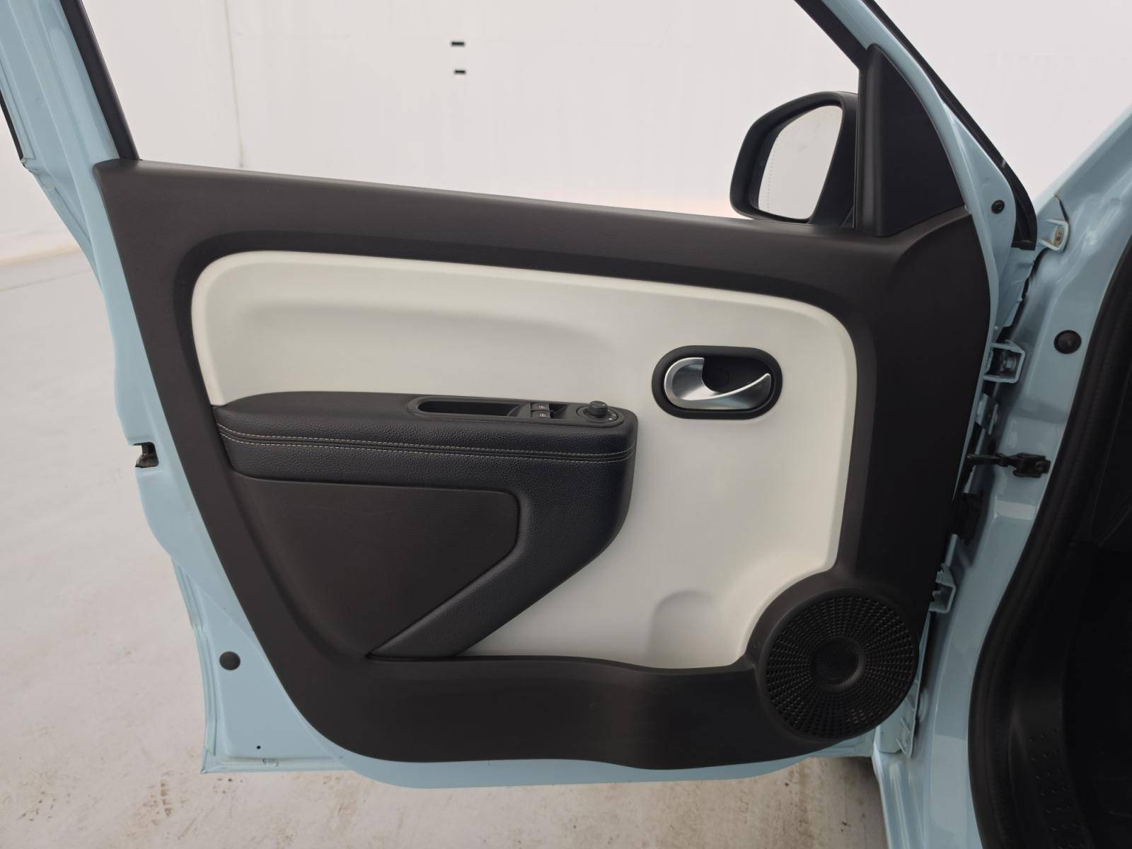 Vente en ligne Renault Twingo Electrique Twingo III E-Tech au prix de 13 900 €