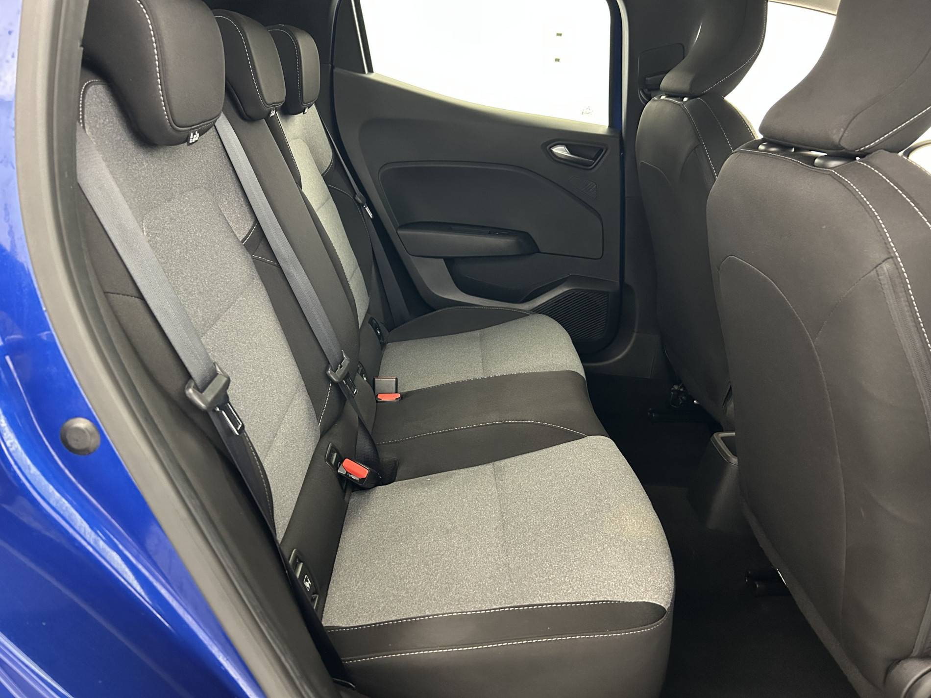 Vente en ligne Renault Clio 5 Clio TCe 90 au prix de 15 990 €