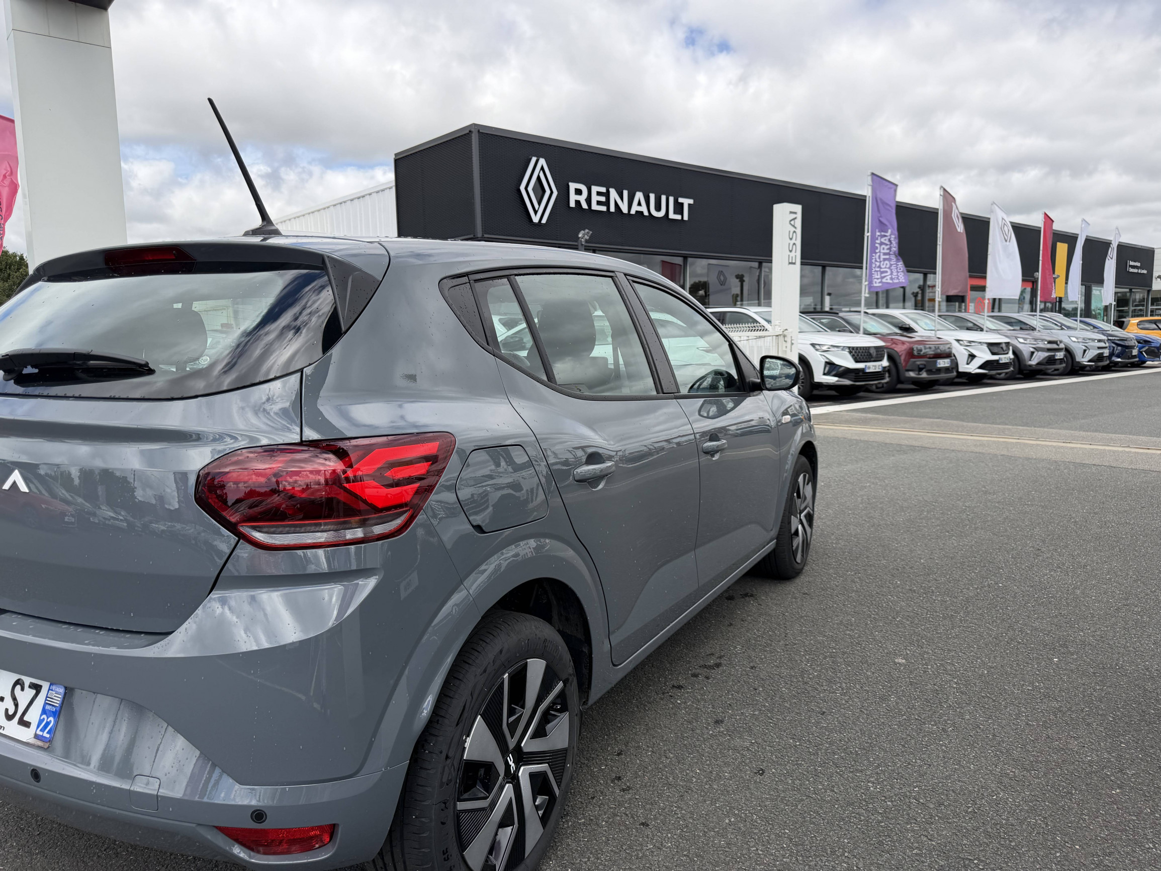 Vente en ligne Dacia Sandero  ECO-G 100 GSR2 au prix de 16 290 €