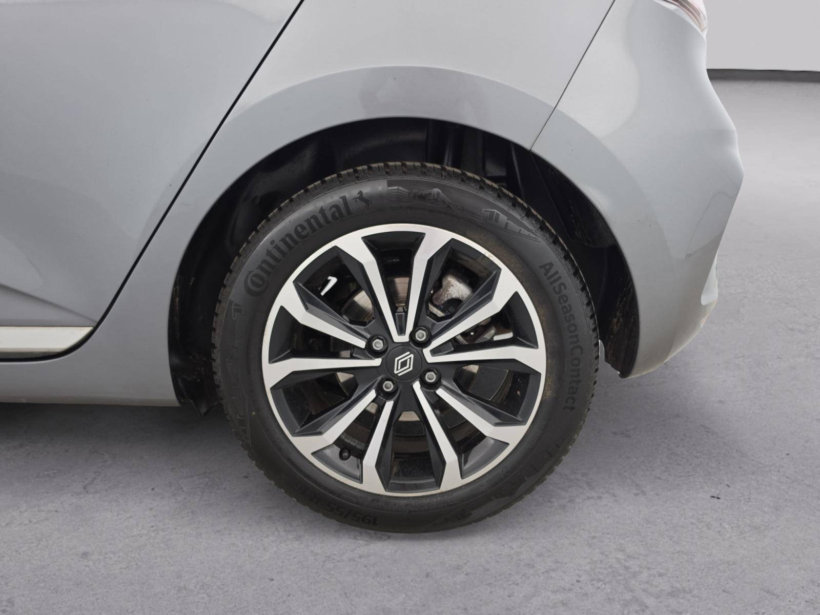 Vente en ligne Renault Clio 5 Clio E-Tech full hybrid 145 au prix de 17 590 €