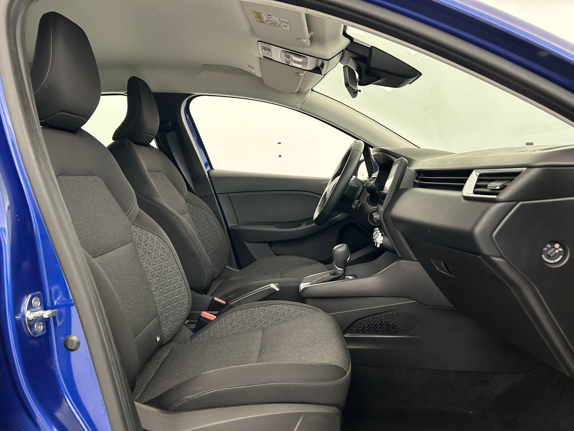 Vente en ligne Renault Clio 5 Clio E-Tech 140 - 21N au prix de 16 350 €