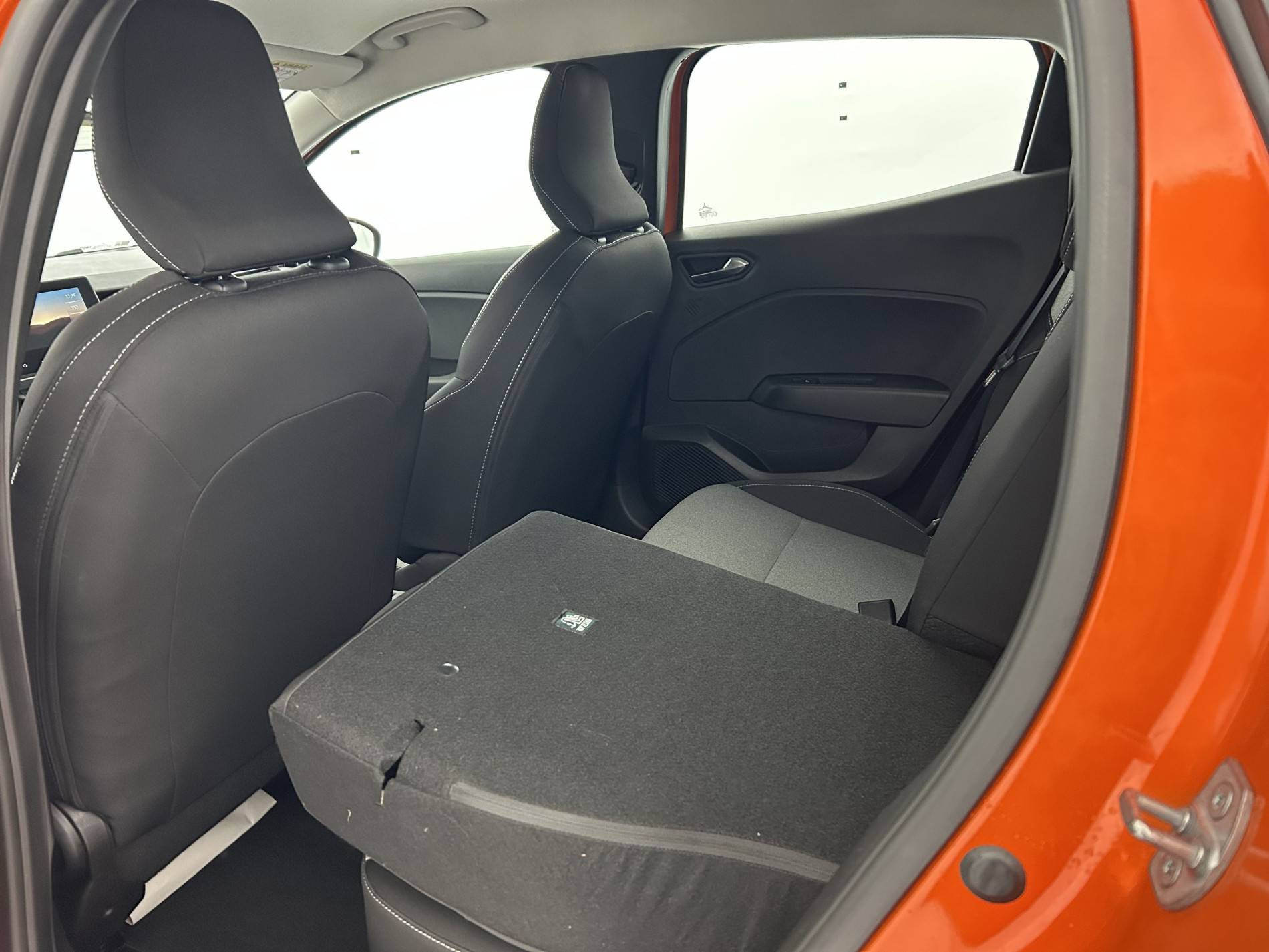 Vente en ligne Renault Clio 5 Clio E-Tech full hybrid 145 ch GSR2 au prix de 19 990 €