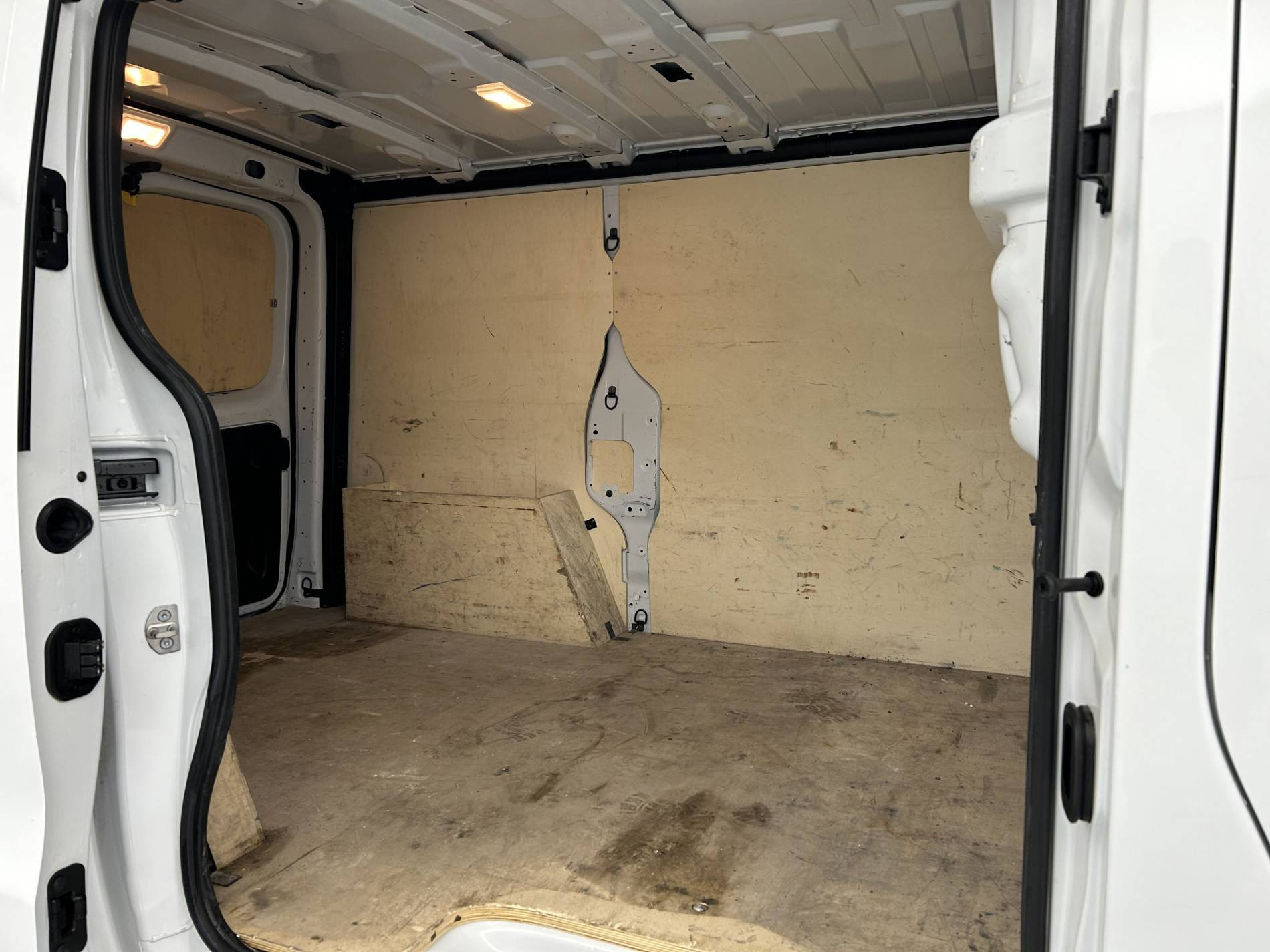 Vente en ligne Renault Trafic 3 Fourgon TRAFIC FGN L1H1 2800 KG BLUE DCI 110 au prix de 20 990 €